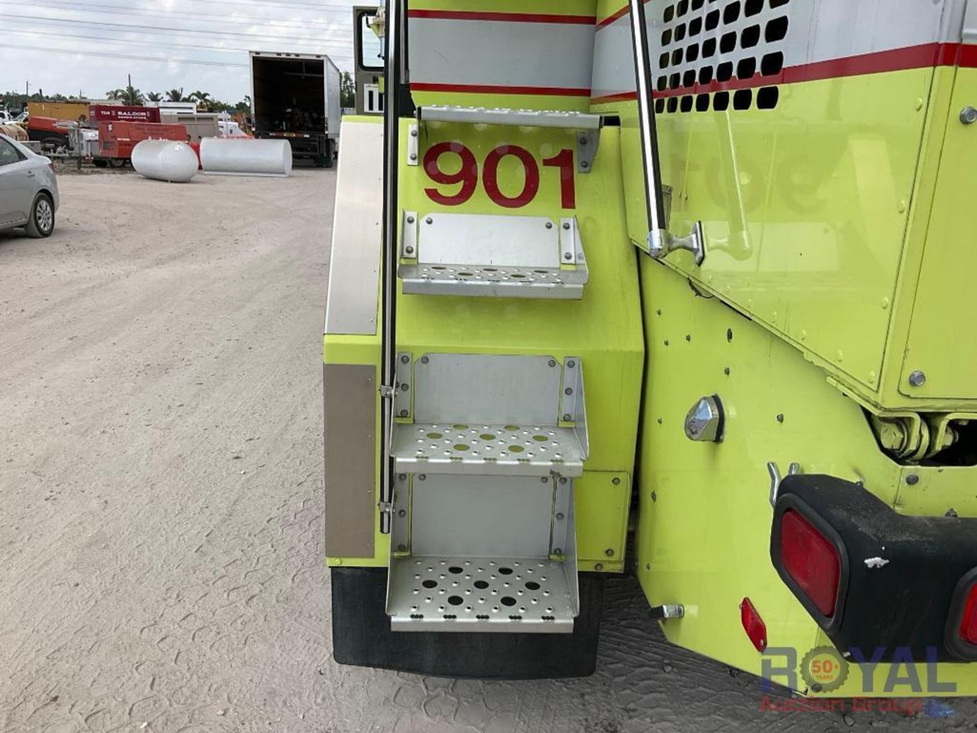 1998 Oshkosh T-series/P-19/Striker T-1500 4x4 Fire Rescue Water Truck - Image 52 of 61