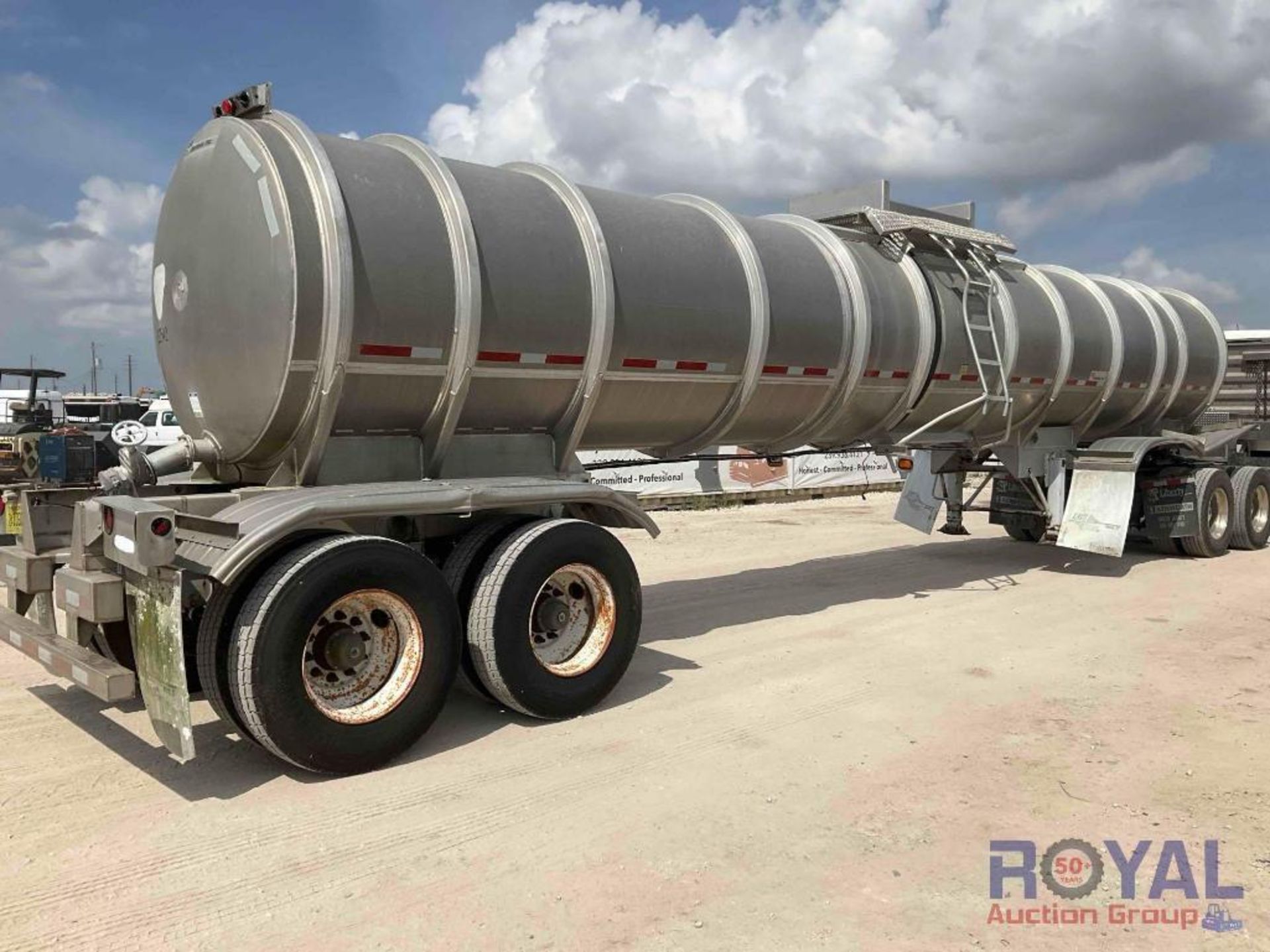 2006 LBT Stainless 7,500 Gallon T/A Tanker Trailer - Image 3 of 13