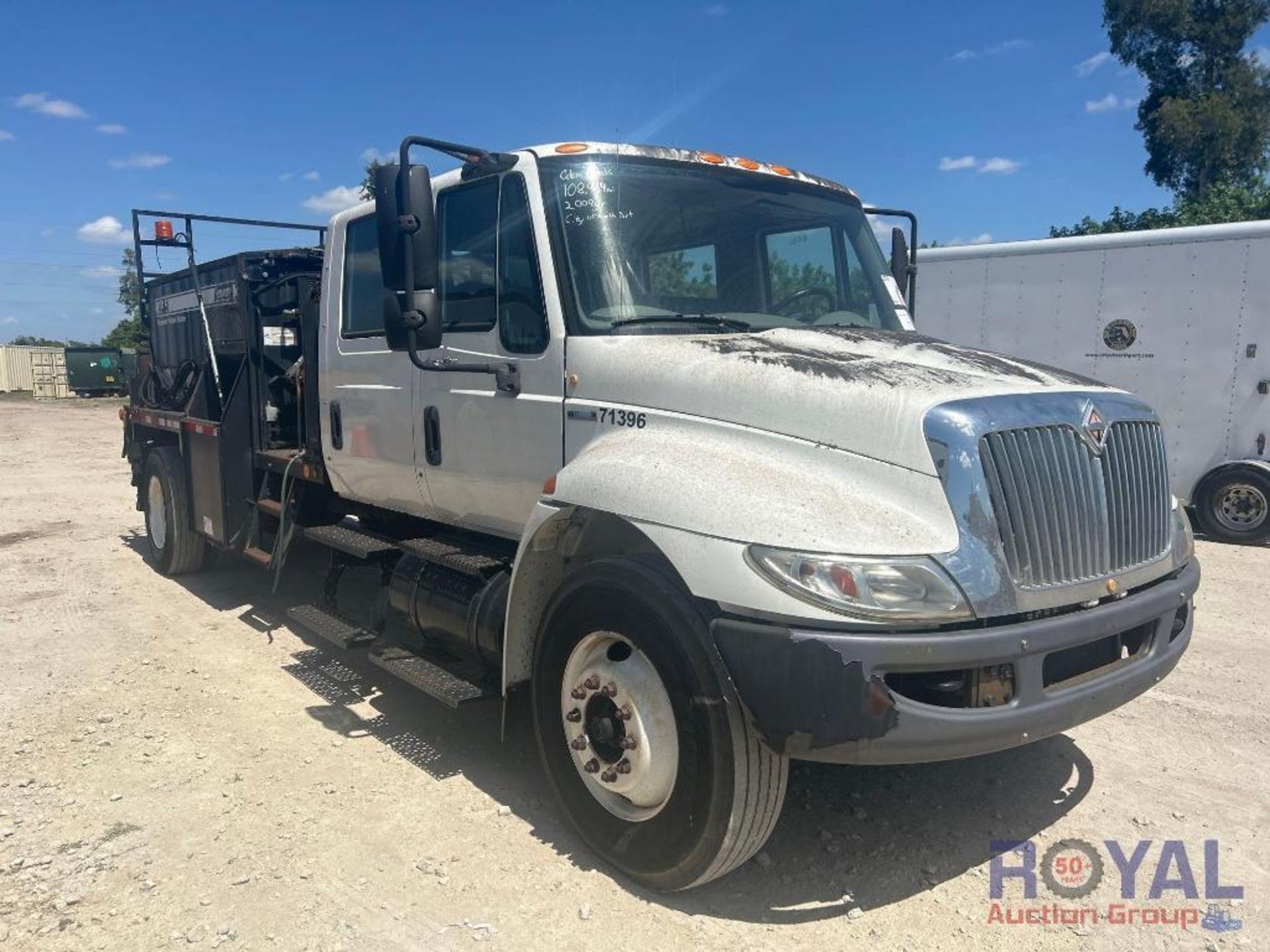 2009 International 4300 FP5 Crew Cab Pothole Patch Asphalt Truck - Image 2 of 52