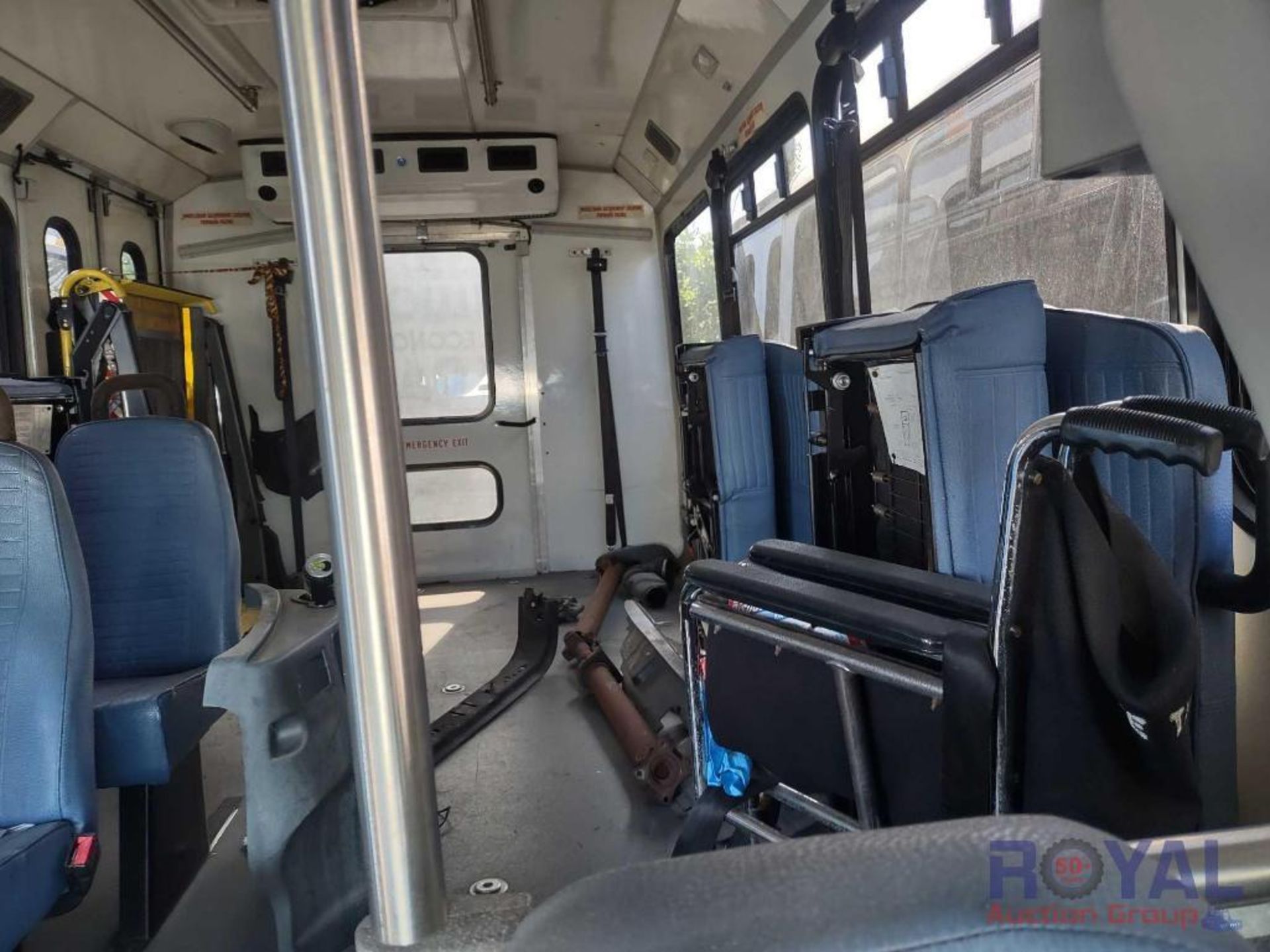 2015 Ford E450 Handicap Shuttle Bus - Image 16 of 21