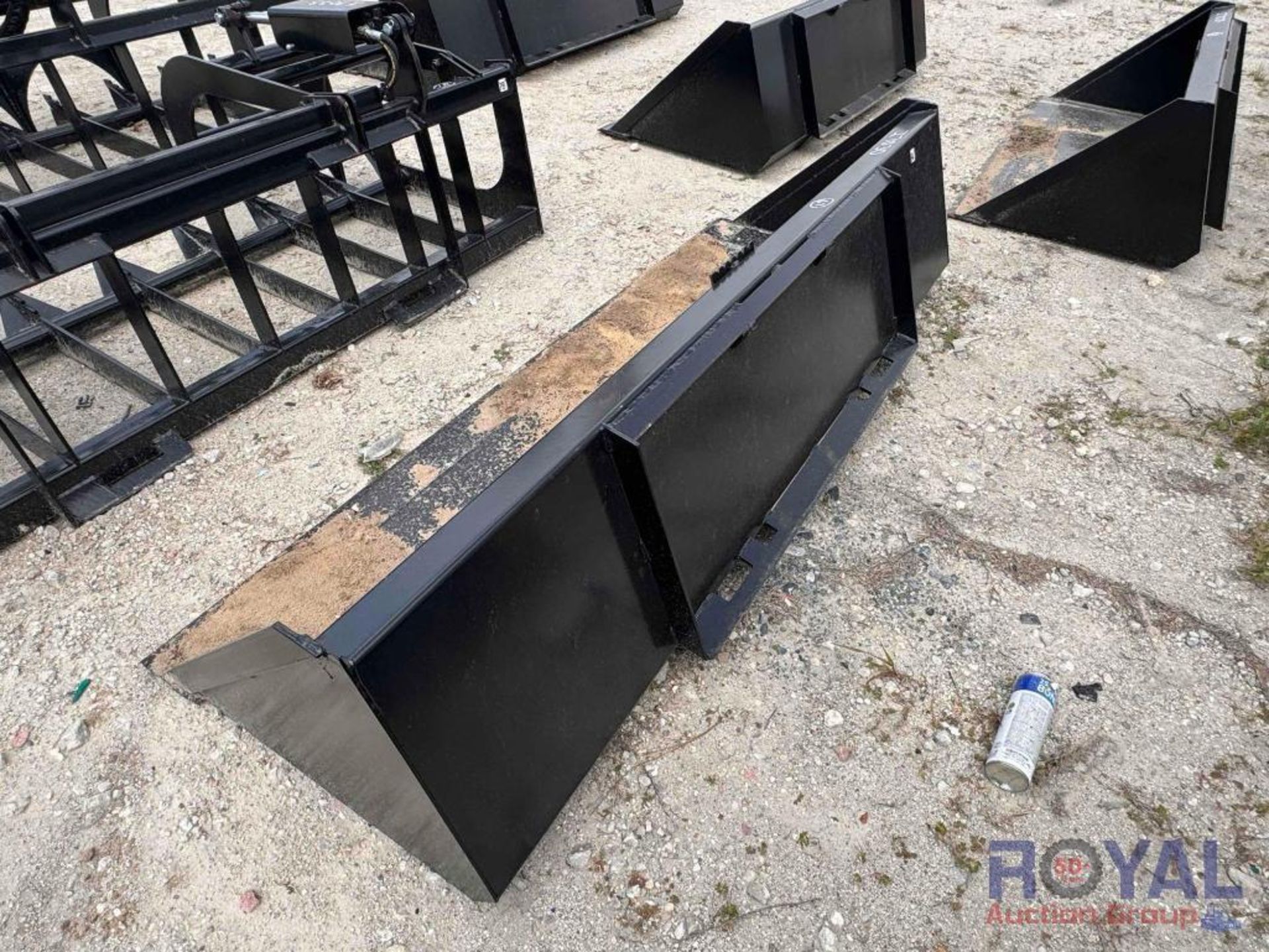 2024 84in Bucket Skid Steer Attachment - Image 4 of 5