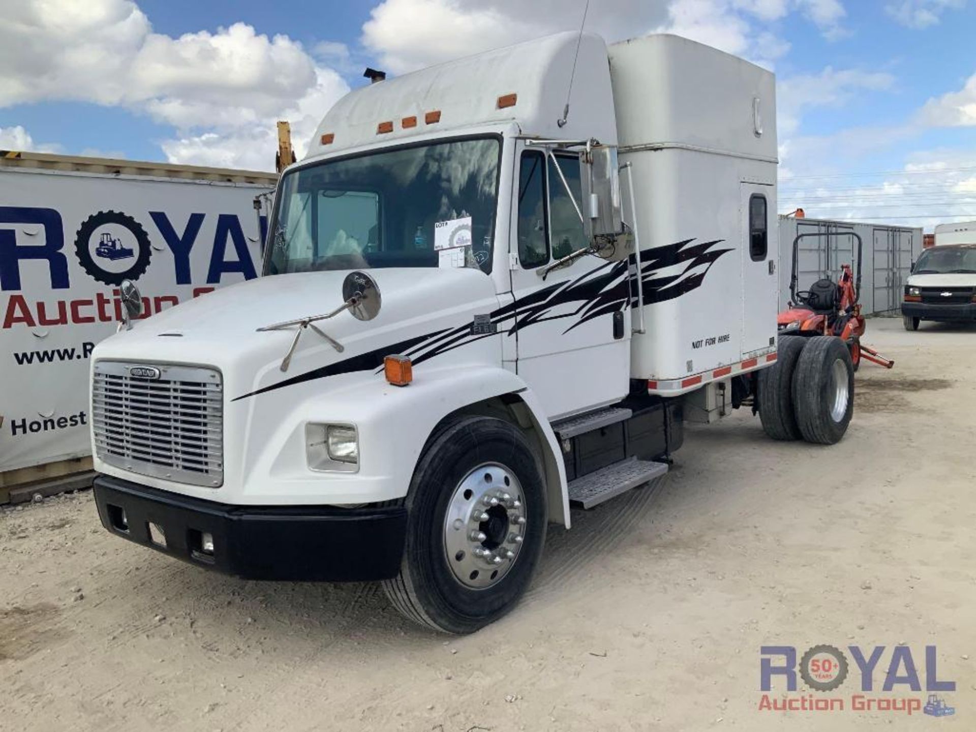 1999 Freightliner FL60 S/A Sleeper Truck Tractor