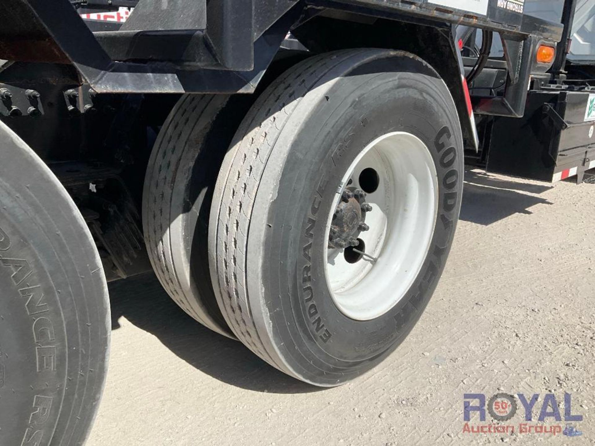 2020 International HV 607 GALFAB 60,000LB T/A Rolloff Truck (911 miles) - Image 38 of 46