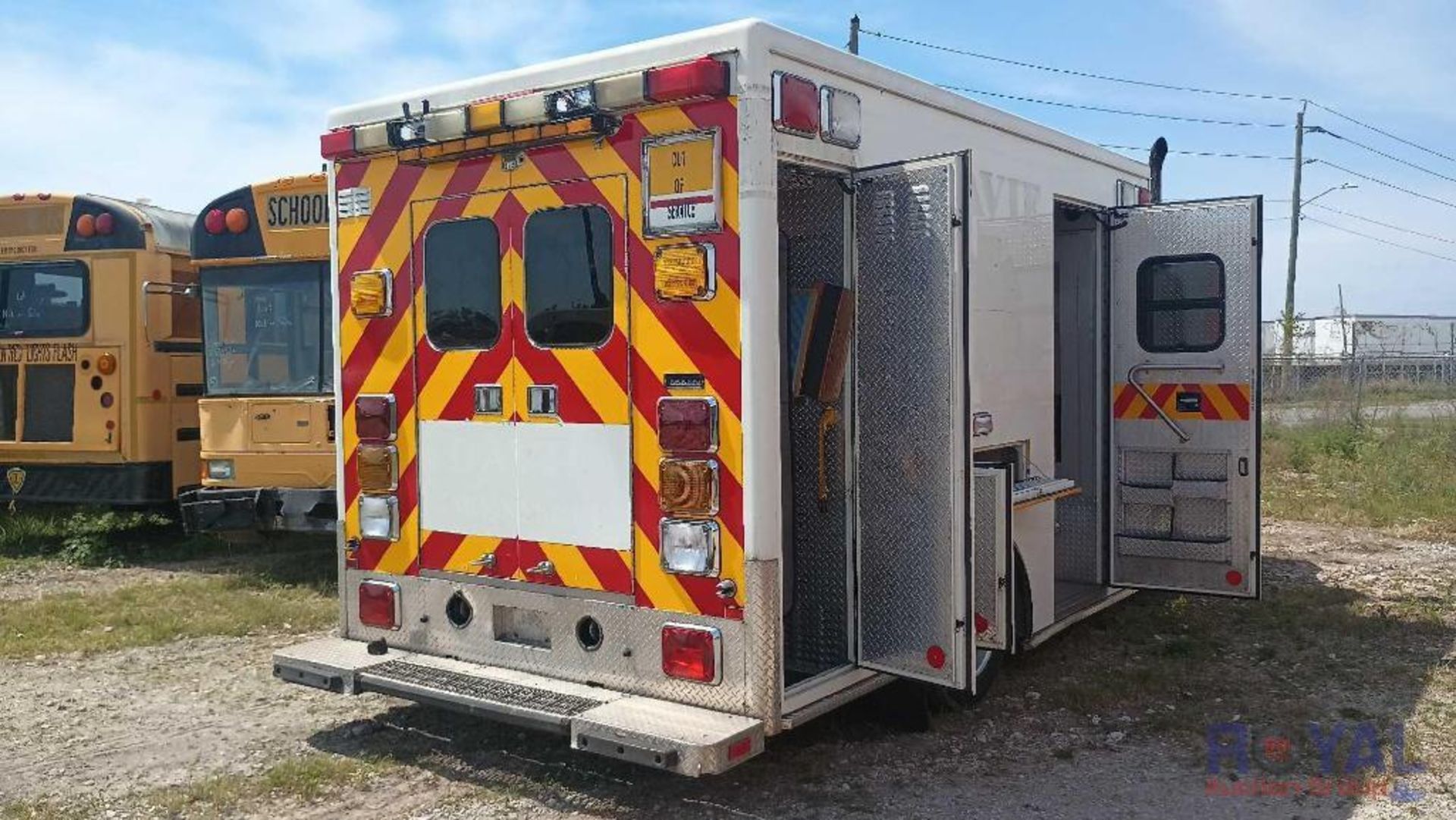 2006 International 4300 LP Ambulance - Image 30 of 51