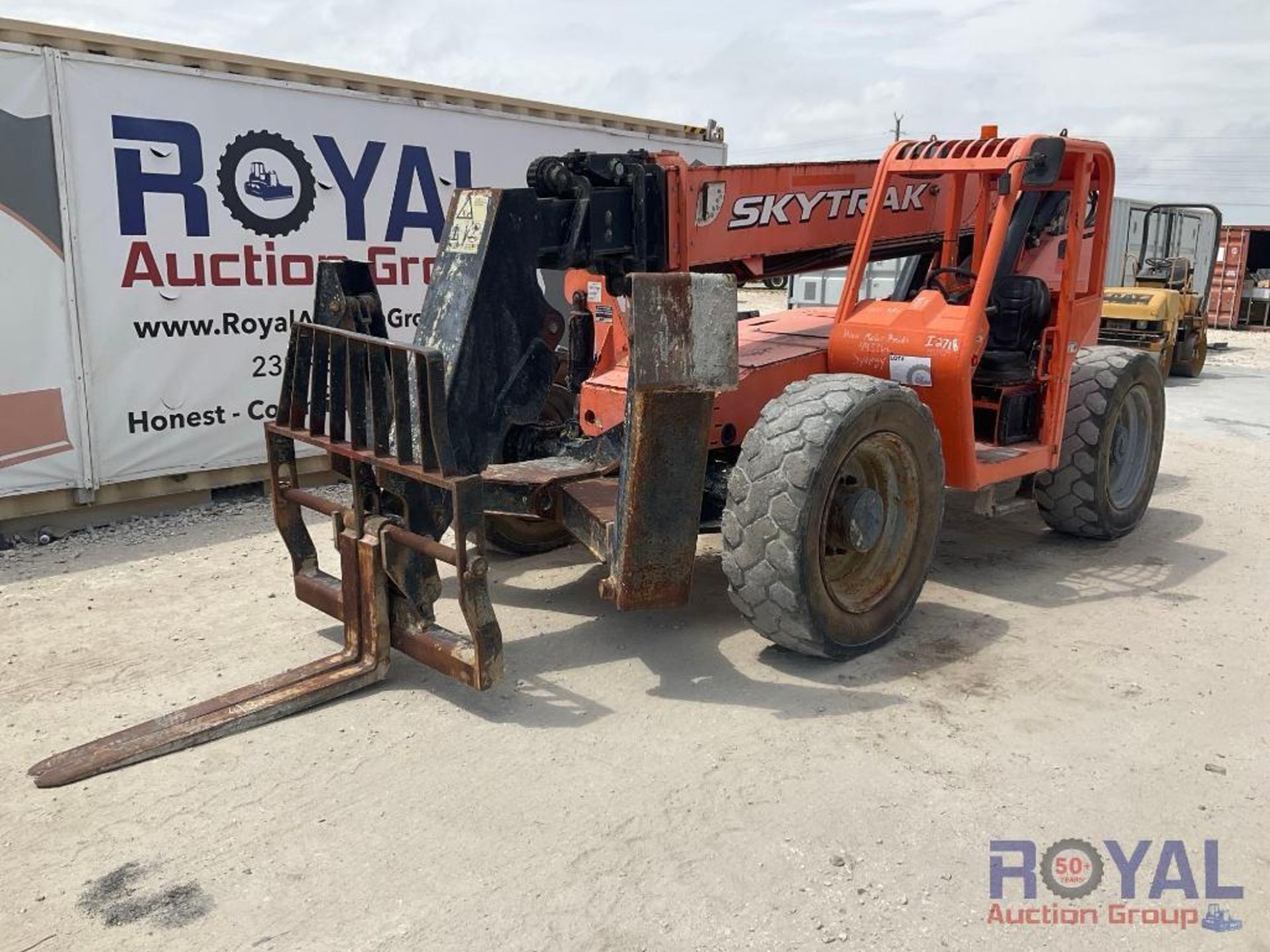 2016 JLG Skytrak 10054 4x4x4 10,000LB Rough Terrain Telehandler - Image 26 of 29