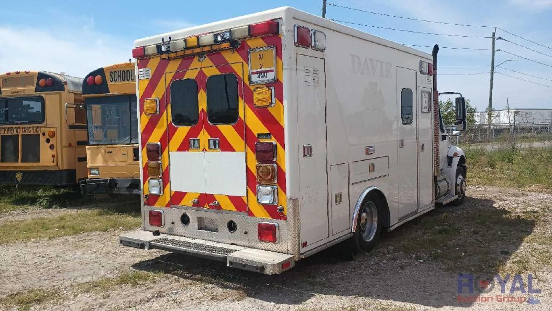 2006 International 4300 LP Ambulance - Image 3 of 51