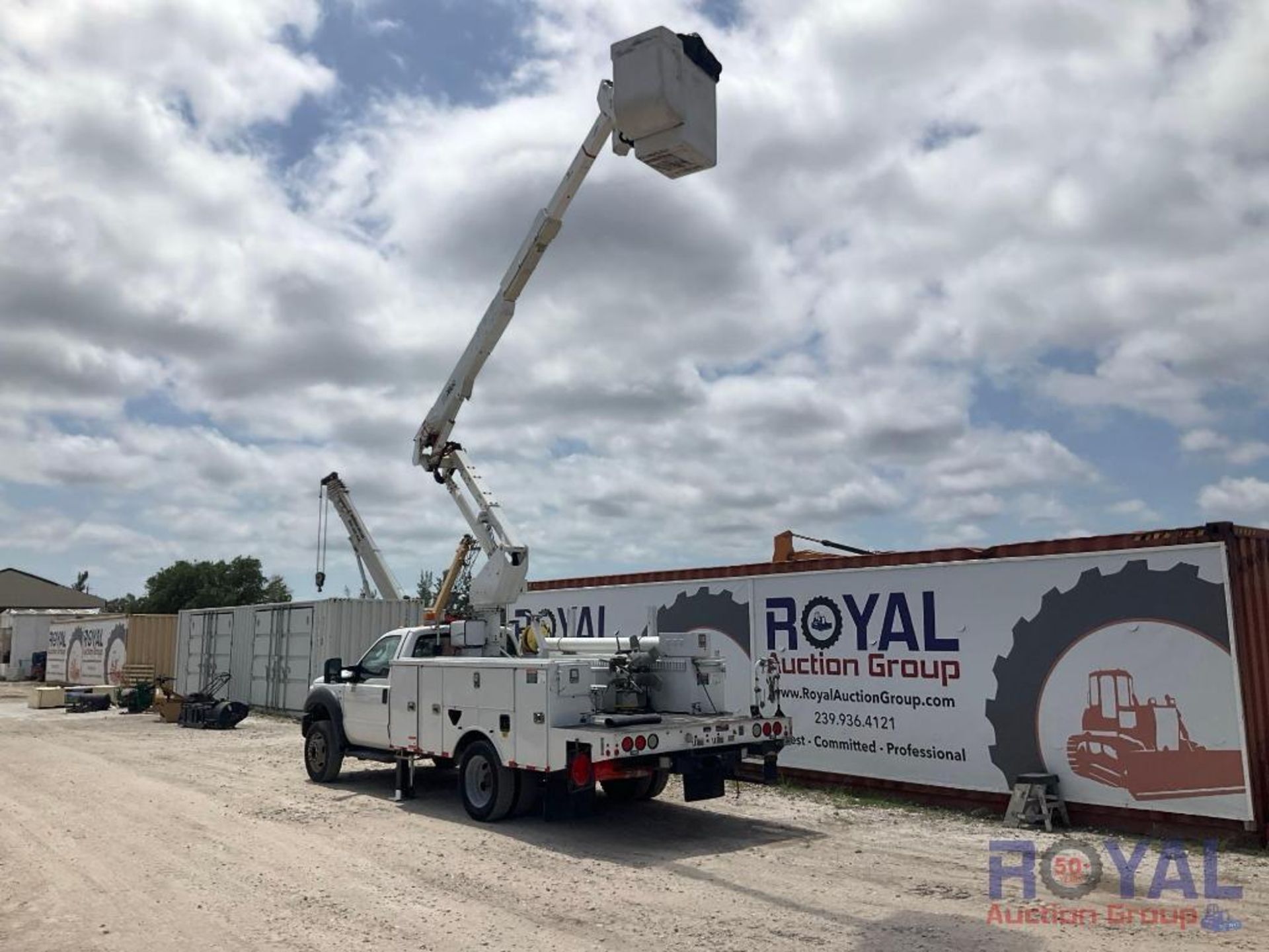 2015 Ford F550 4x4 Altec AT37G Bucket Truck - Image 4 of 44