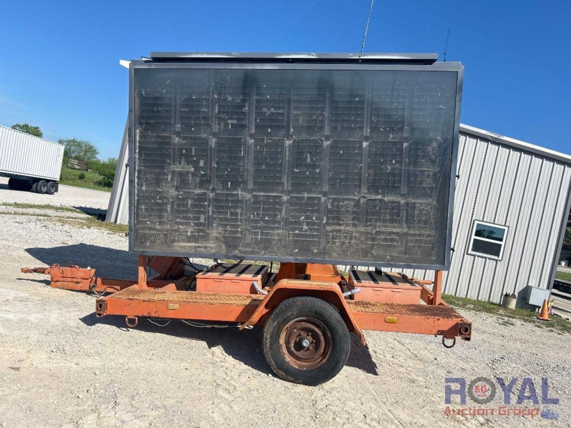 Towable Solar Message Bboard - Image 5 of 17