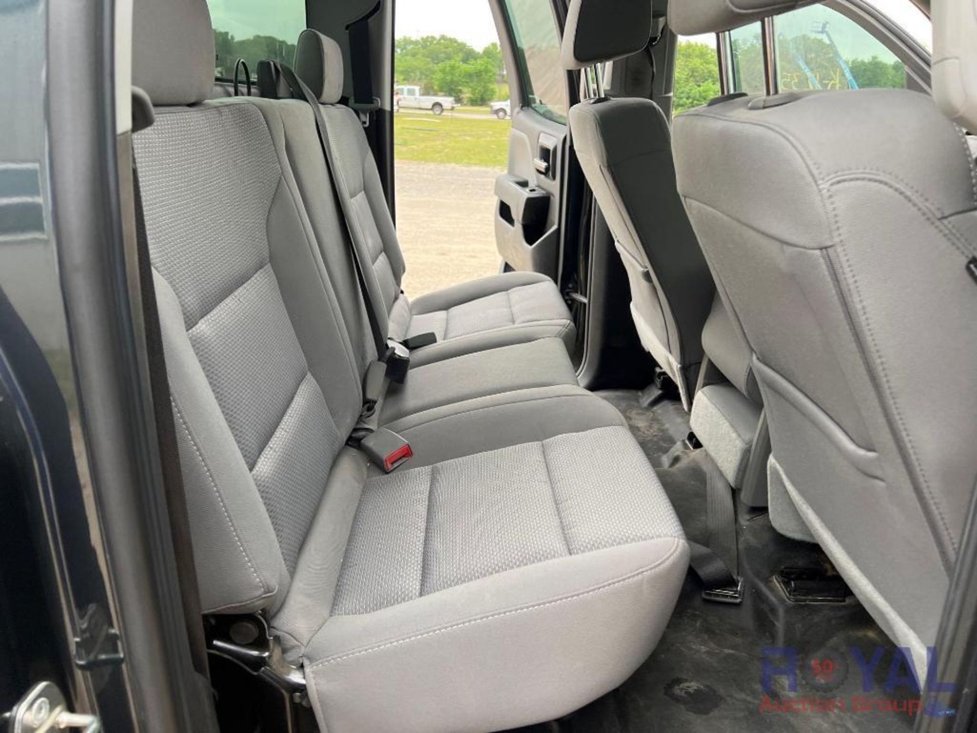 2018 Chevrolet Silverado 4x4 Crew Cab Pickup Truck - Image 35 of 51