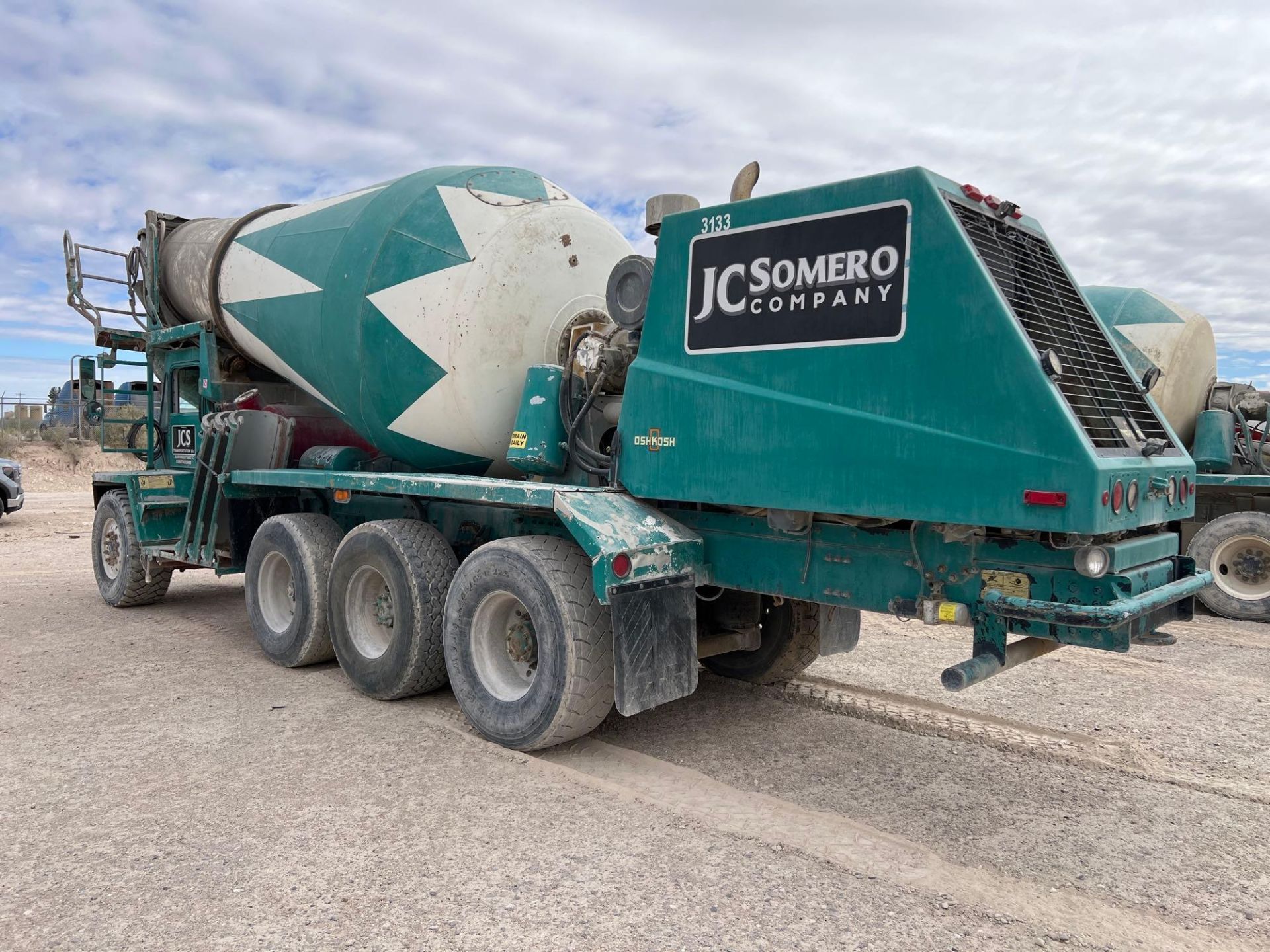 2005 Oshkosh S-series 6x6 Concrete Mixer Truck - Image 6 of 39