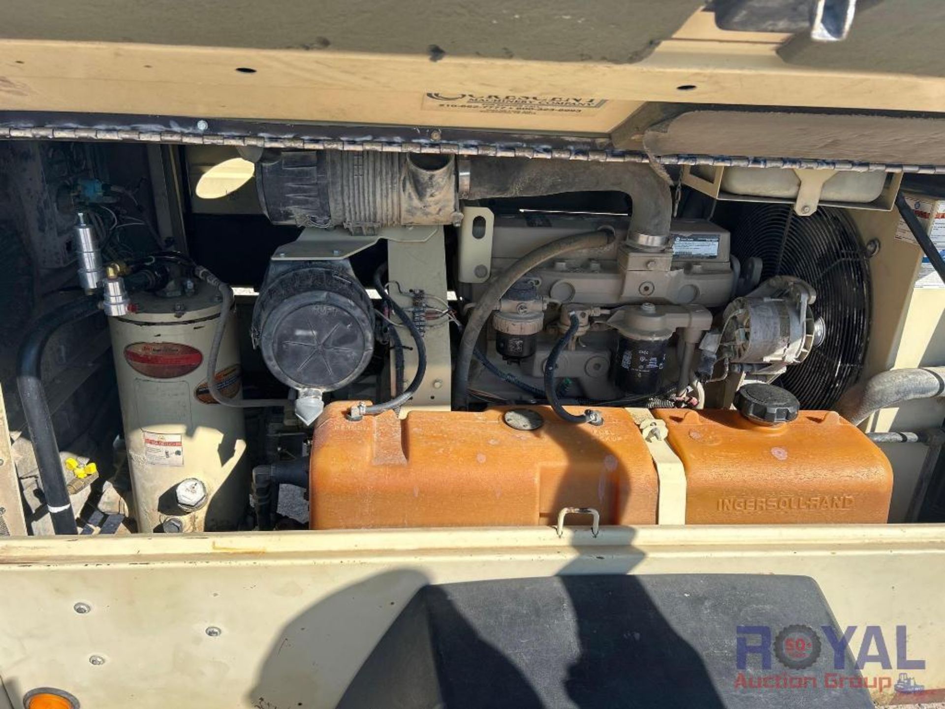 2001 Ingersoll Rand 185 CFM Towable Air Compressor - Image 9 of 19