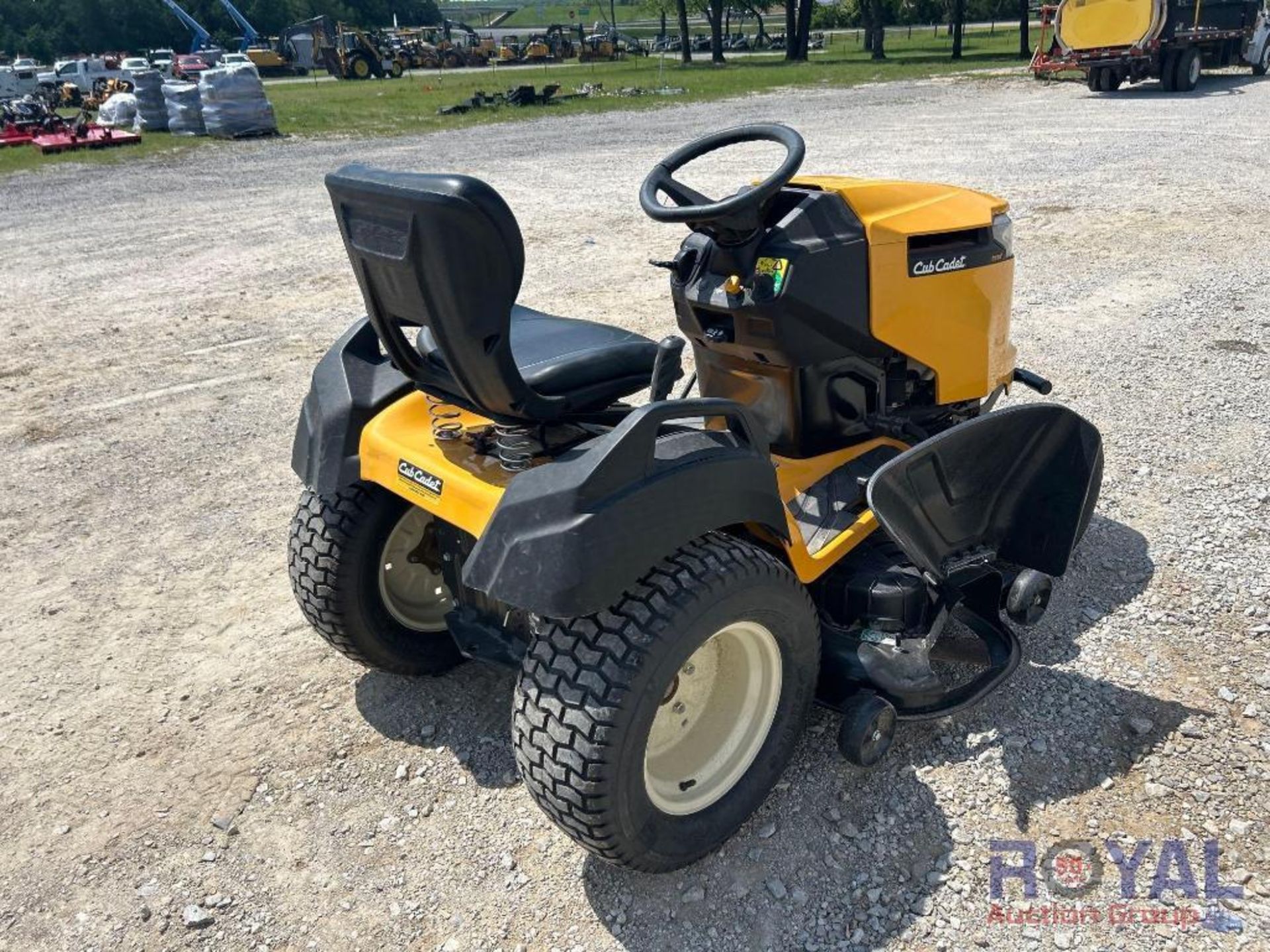 Unused 50in Cub Cadet GT 50 XT1 Enduro Series Riding Mower - Image 4 of 27