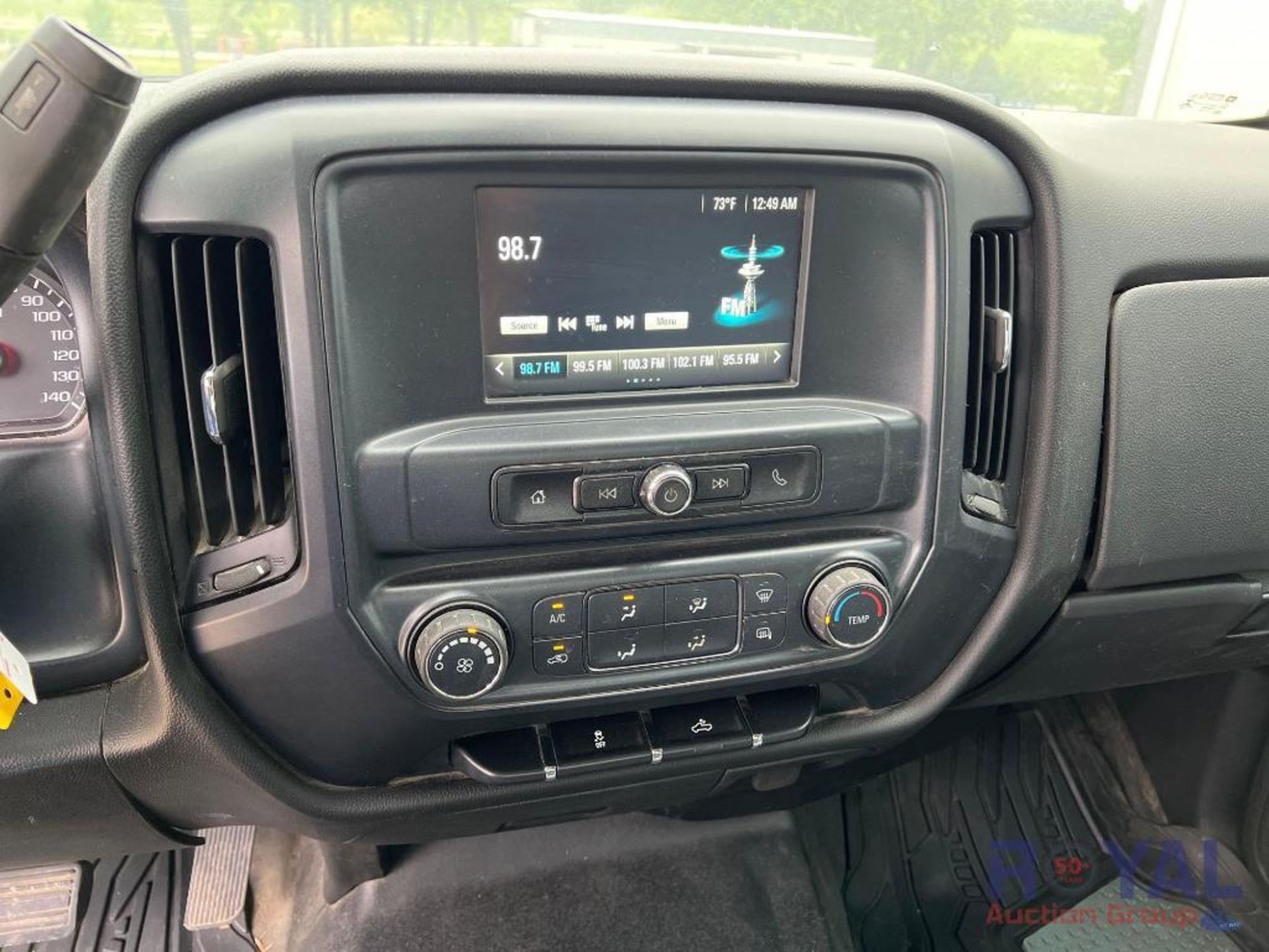 2018 Chevrolet Silverado 4x4 Crew Cab Pickup Truck - Image 23 of 51