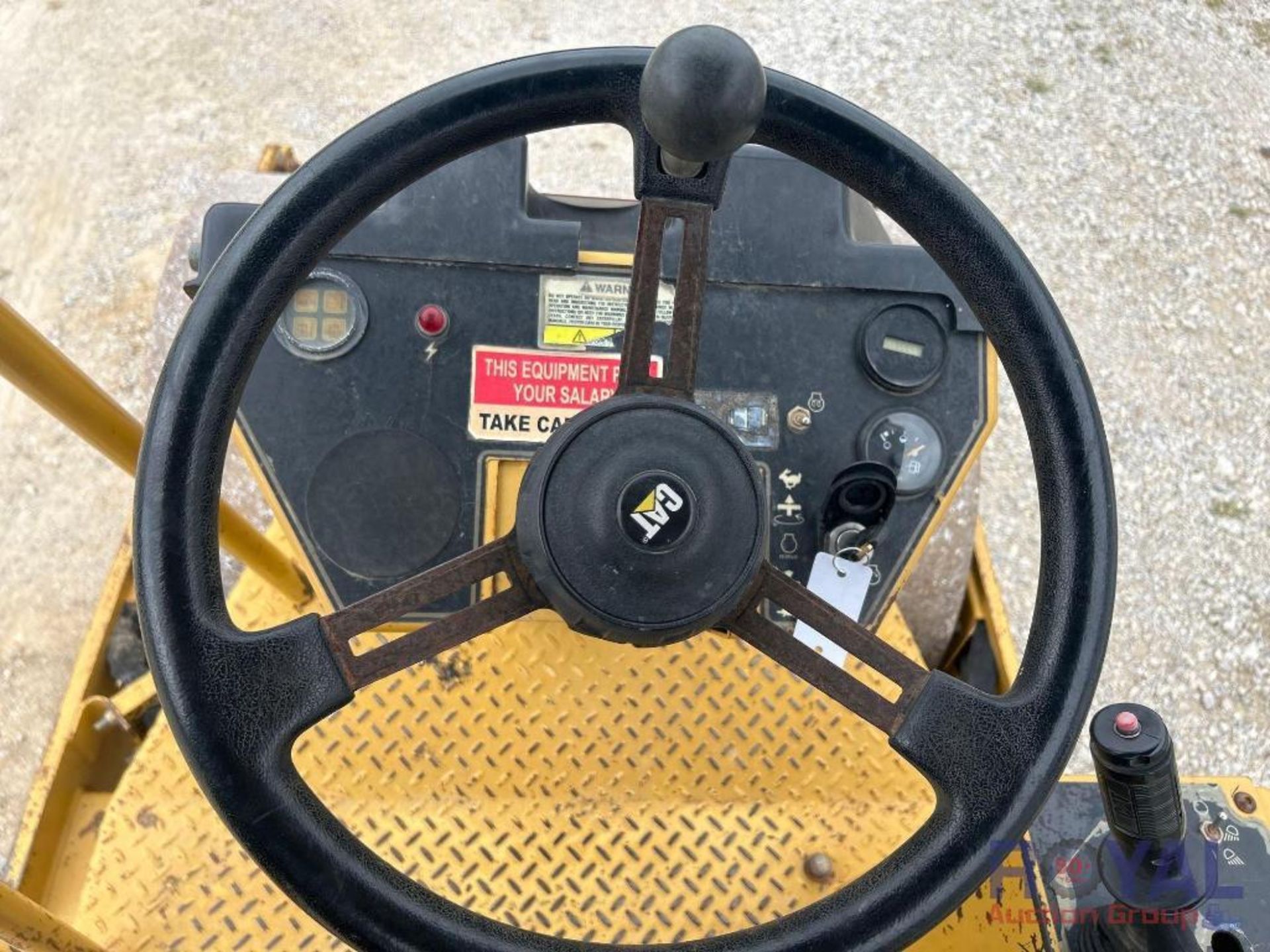 2005 Caterpillar CS-323C 50in Smooth Drum Vibratory Roller - Image 9 of 22