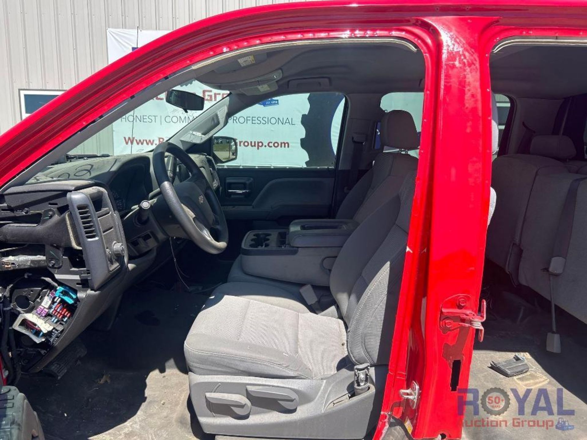 2018 Chevrolet Silverado Crew Cab Pickup Truck - Image 10 of 43