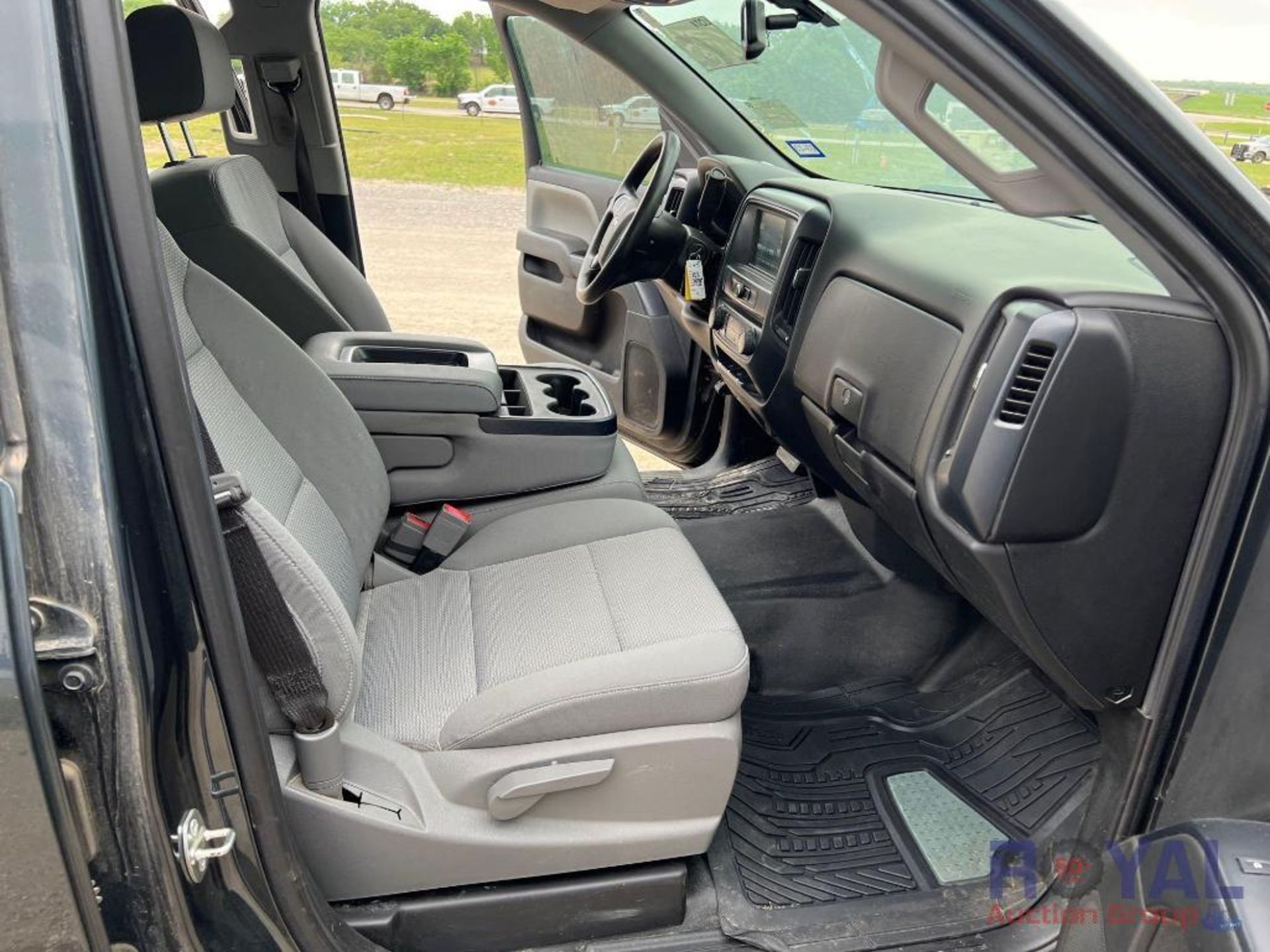 2018 Chevrolet Silverado 4x4 Crew Cab Pickup Truck - Image 40 of 51