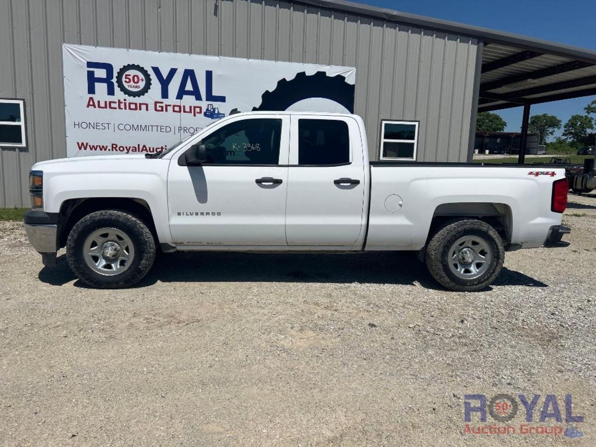 2014 Chevrolet Silverado 4x4 Extended Cab Pickup Truck - Image 29 of 37