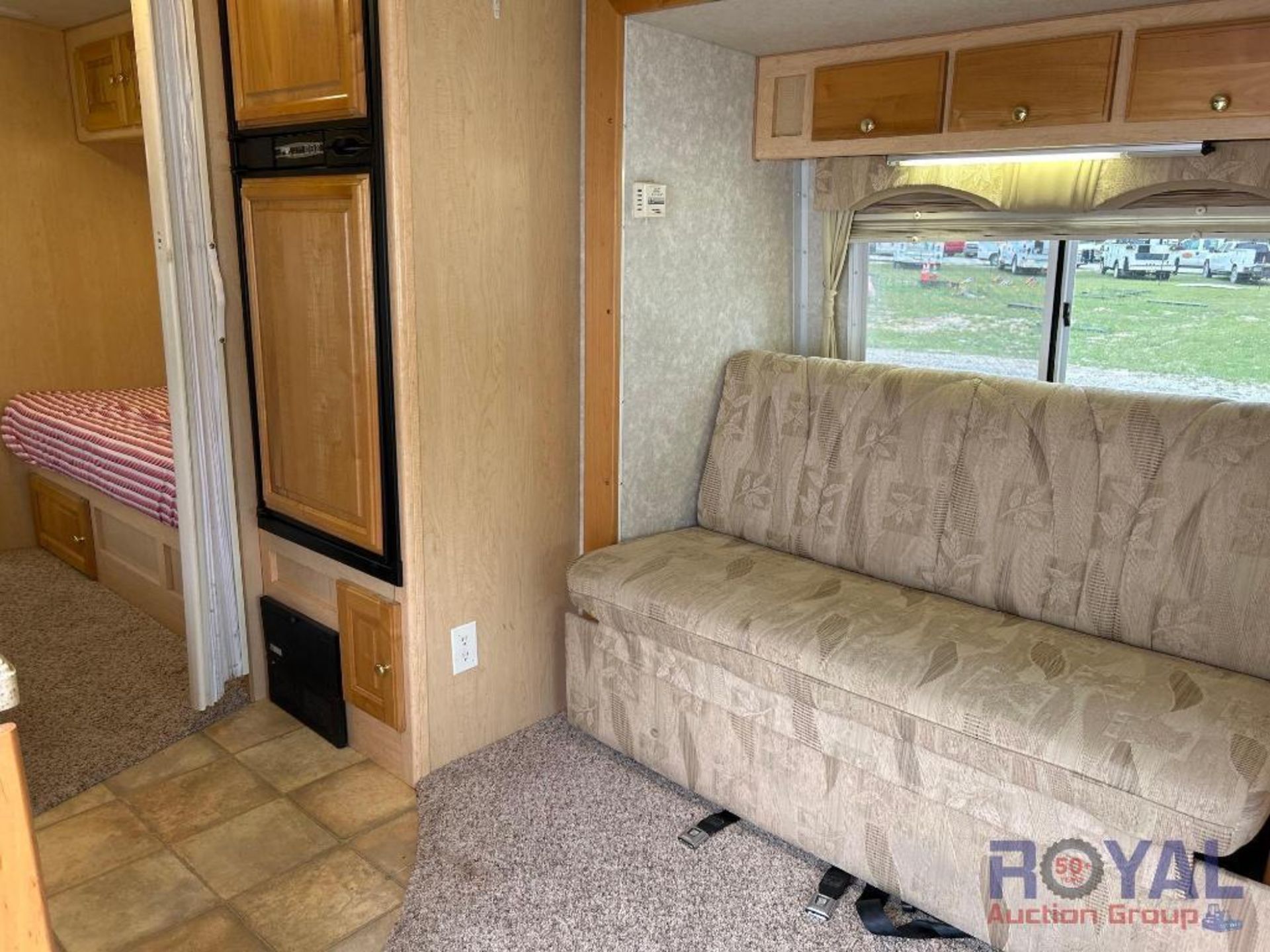 2005 Phoenix Cruiser Ford E350 RV - Image 17 of 55