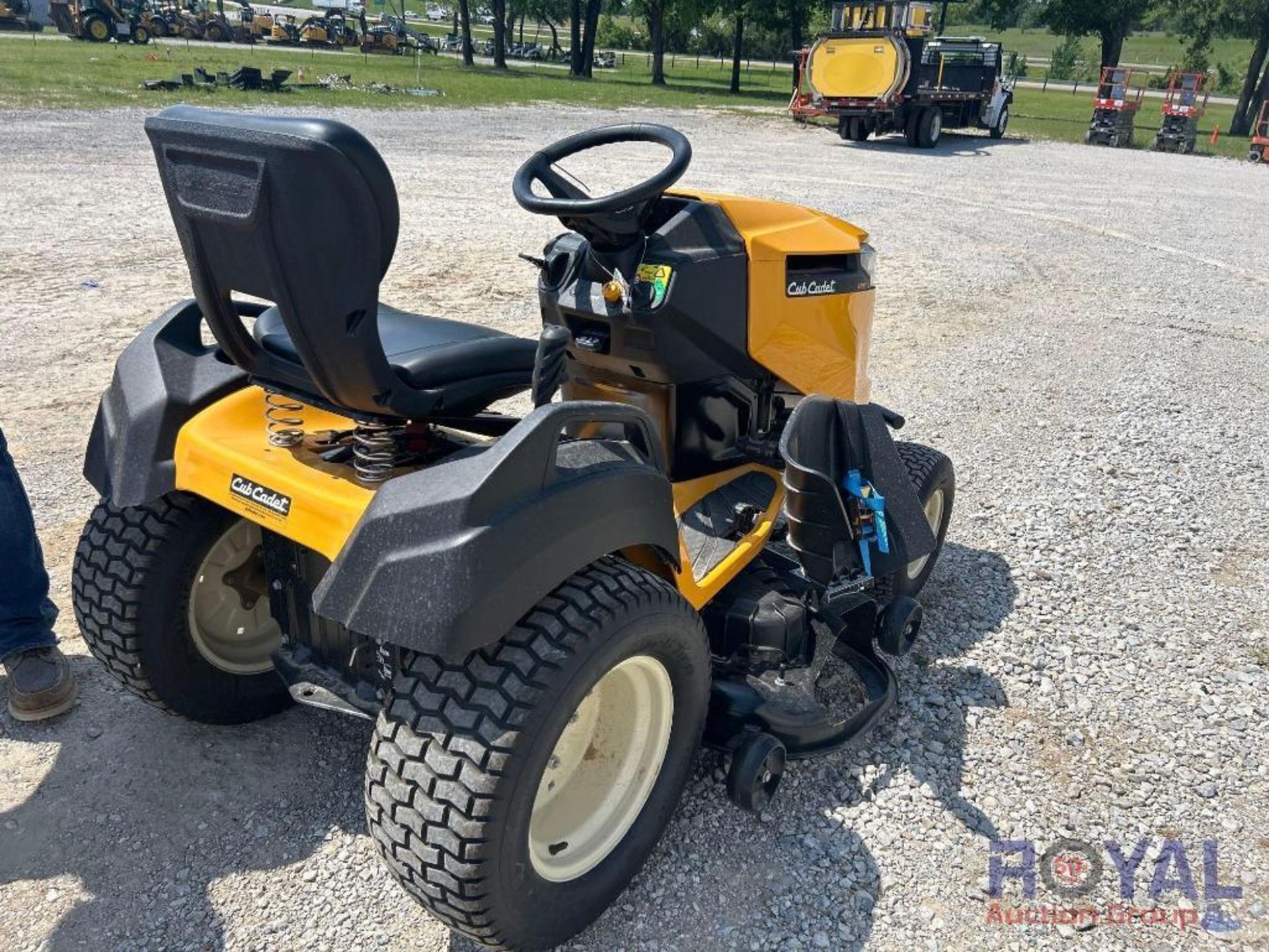 Unused 50in Cub cadet GT50 XT1 Enduro Series Riding Mower - Image 3 of 26