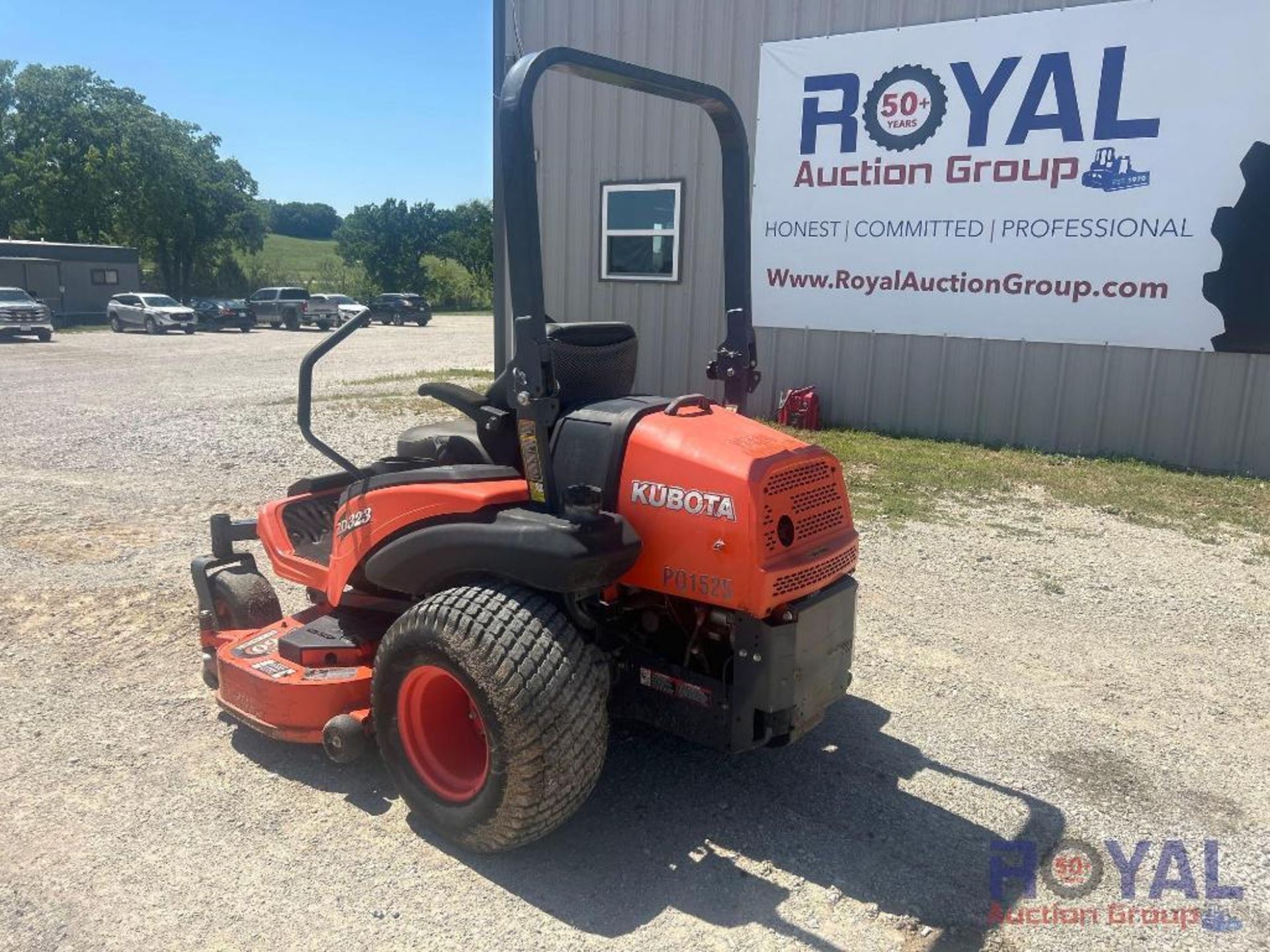 Kubota ZD323 60 Inch Diesel Zero Turn Mower - Image 4 of 26