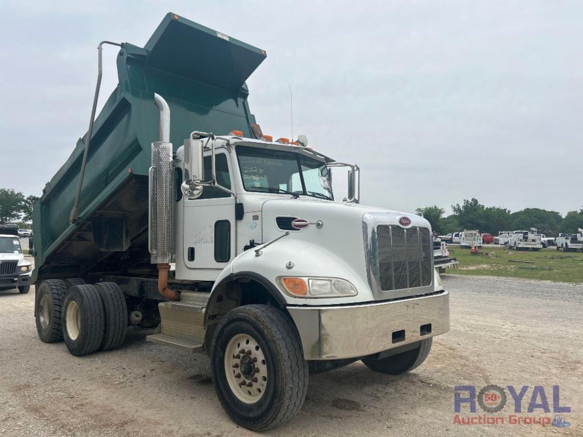 2012 Peterbilt 348 T/A Dump Truck - Image 27 of 36