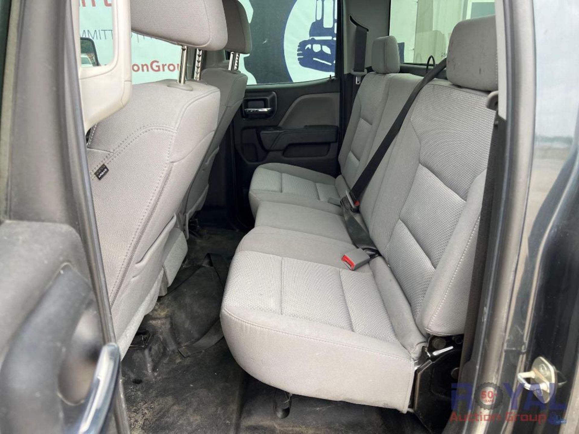 2018 Chevrolet Silverado 4x4 Crew Cab Pickup Truck - Image 31 of 51