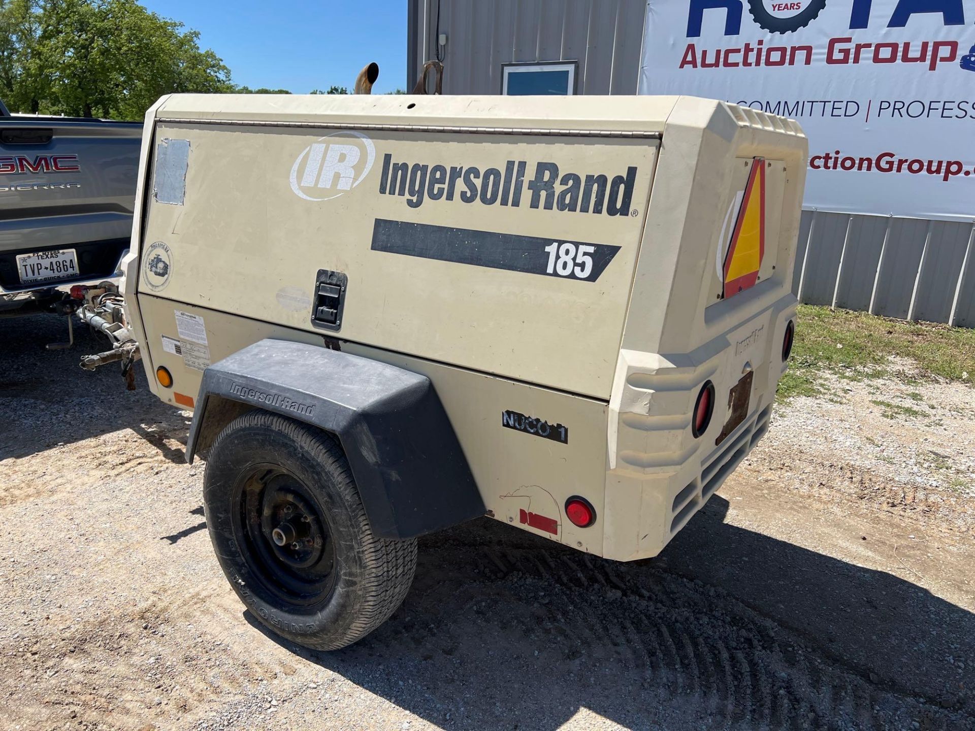 2006 Ingersoll Rand 185 CFM Towable Air Compressor - Image 6 of 24