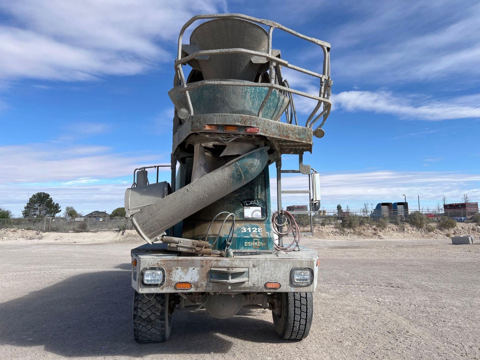 Oshkosh 6x6 Concrete Mixer Truck - Image 2 of 41