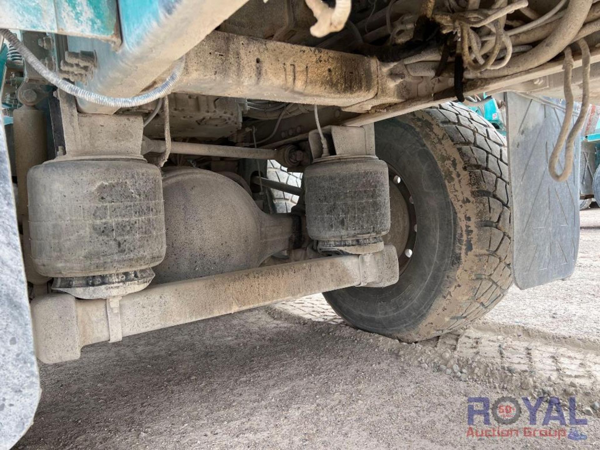 2005 Oshkosh S-series 6x6 Concrete Mixer Truck - Image 39 of 39