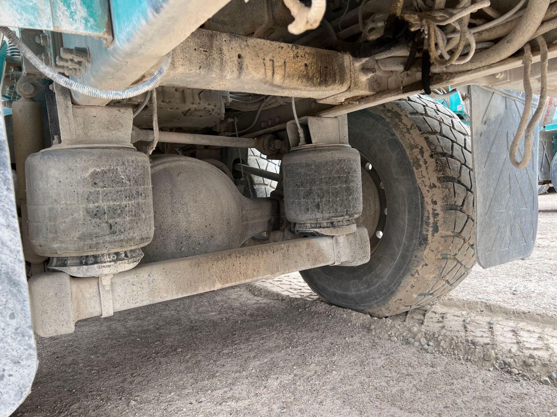 2005 Oshkosh S-series 6x6 Concrete Mixer Truck - Image 39 of 39