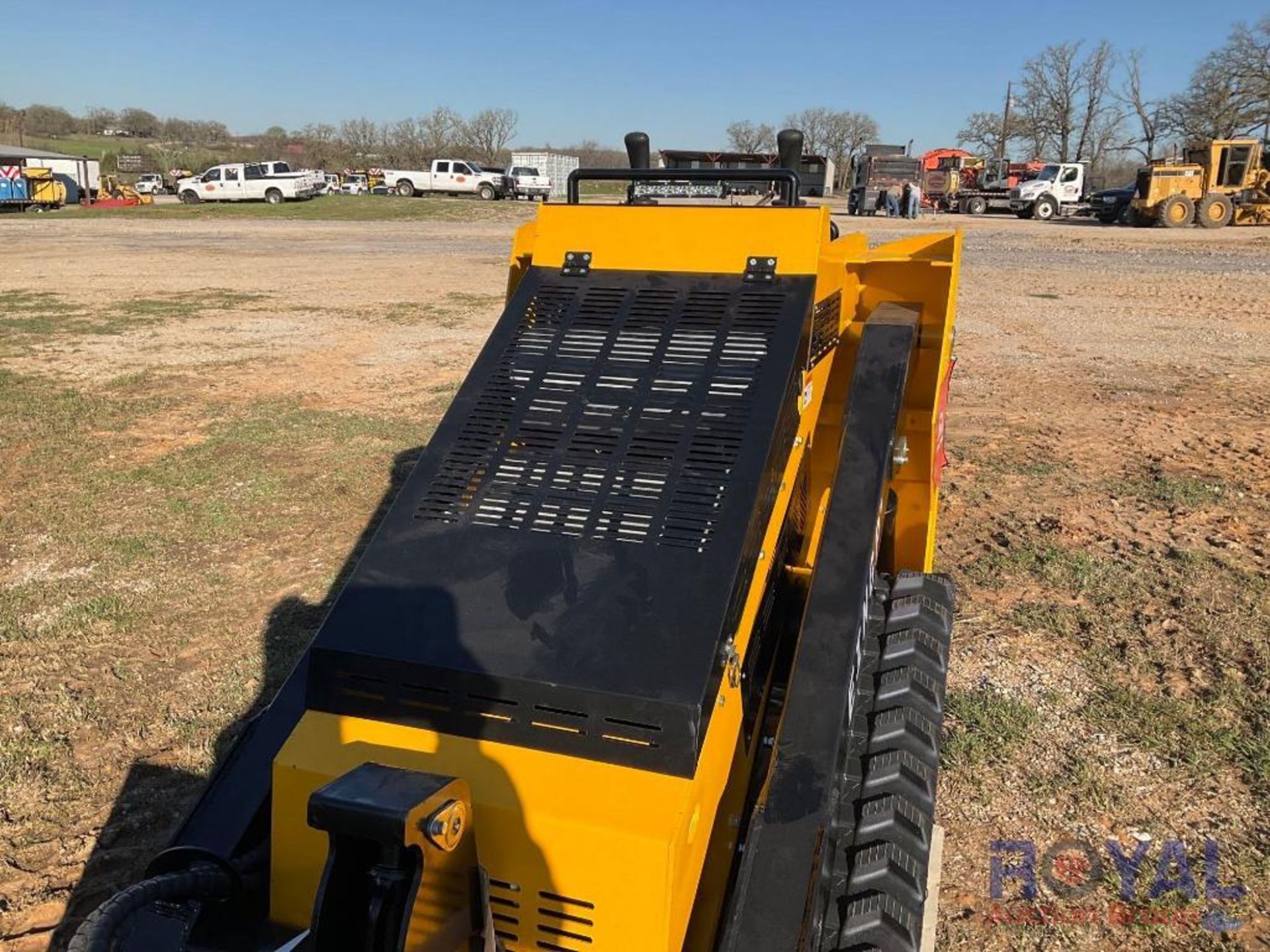 2024 EINGP SCL850 Stand On Mini Track Loader Skid Steer - Image 5 of 9