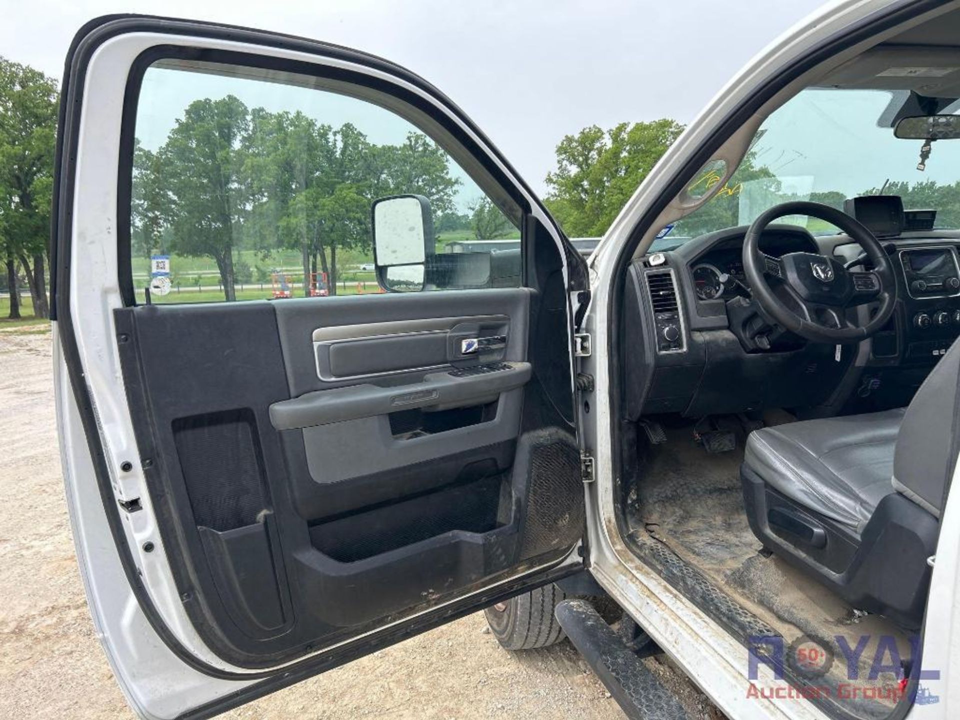 2014 Ram 5500HD Diesel Service Truck - Image 17 of 36