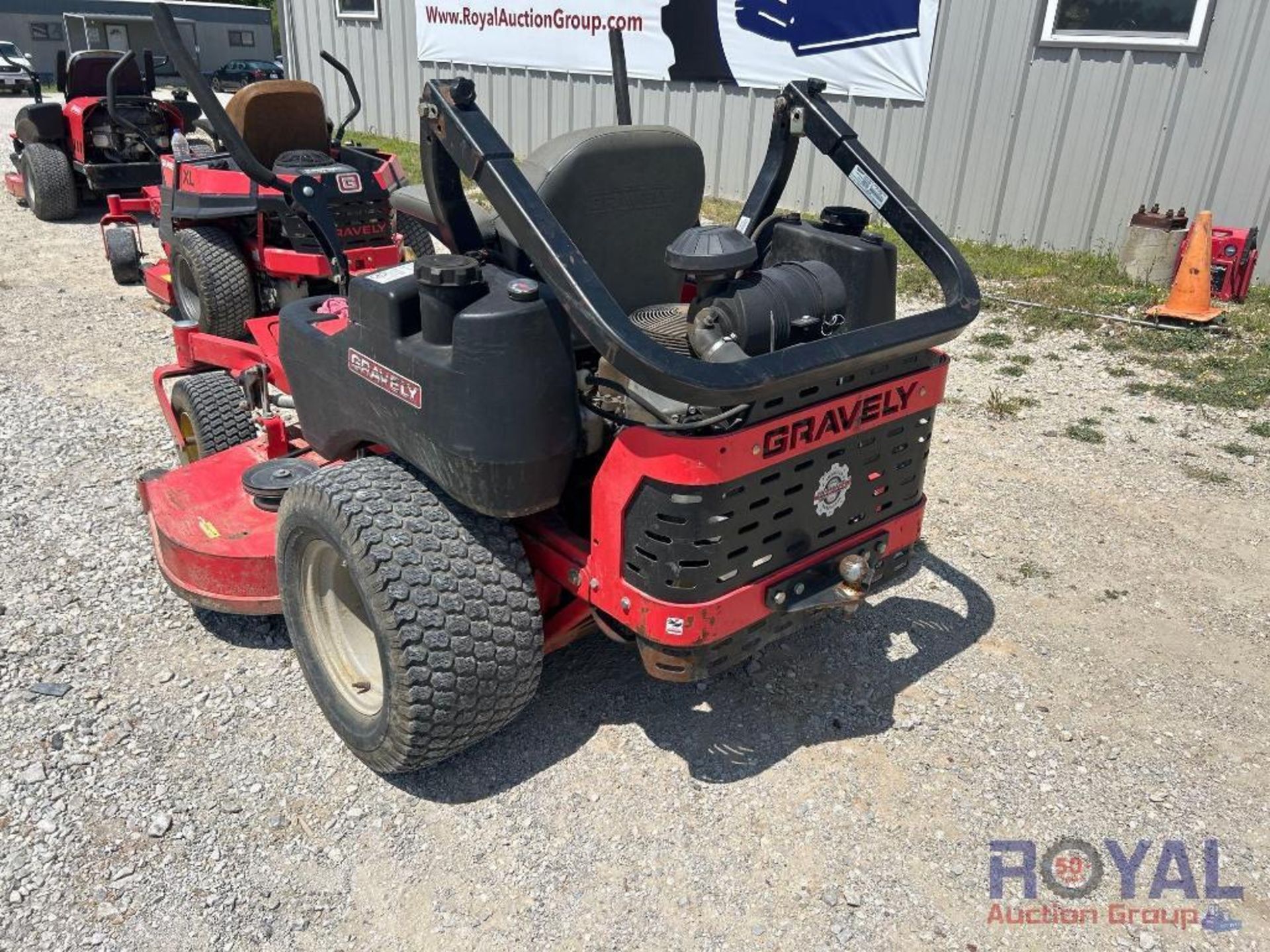 Gravely Pro Turn 460 60in Commercial Zero Turn Mower - Image 4 of 30