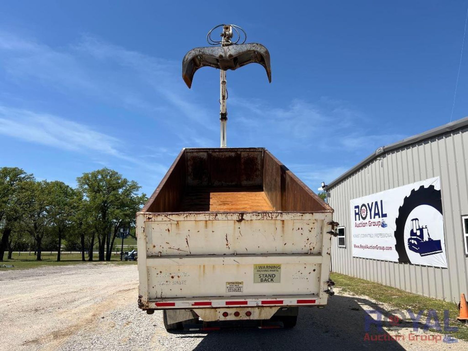 2015 Peterbilt 382 Hood 7000 Dump Grapple Truck - Image 5 of 58