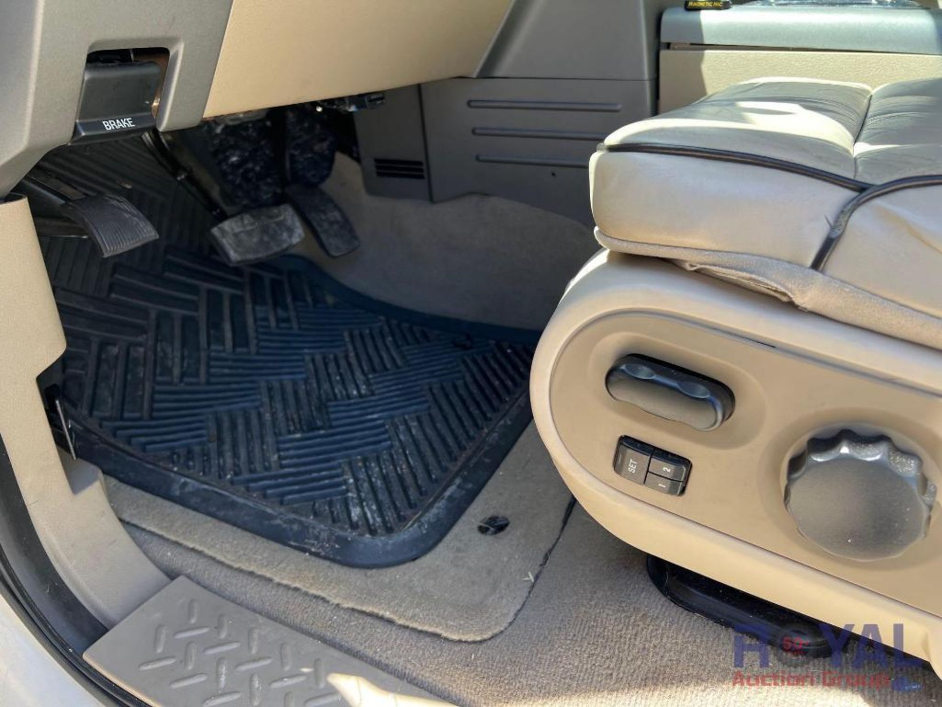 2015 Lincoln Mark LT Crew Cab Pickup Truck - Image 25 of 75