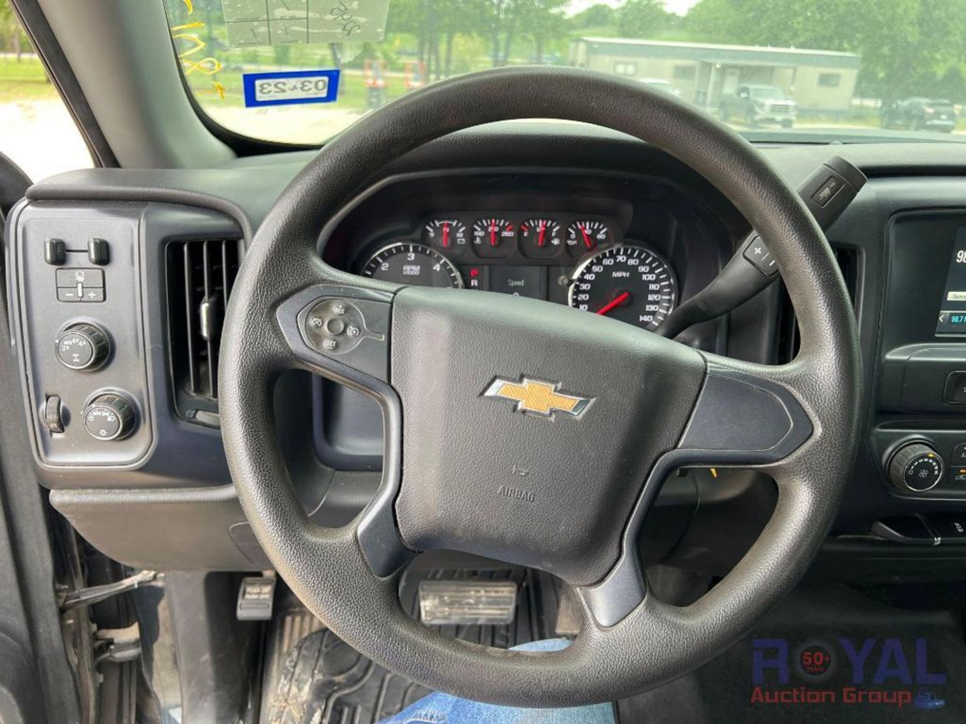 2018 Chevrolet Silverado 4x4 Crew Cab Pickup Truck - Image 21 of 51