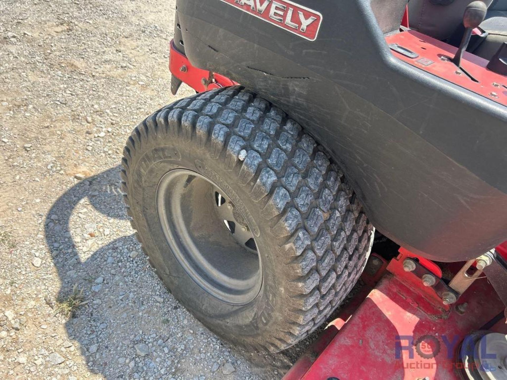 Gravely Pro Turn 460 60in Commercial Zero Turn Mower - Image 24 of 30