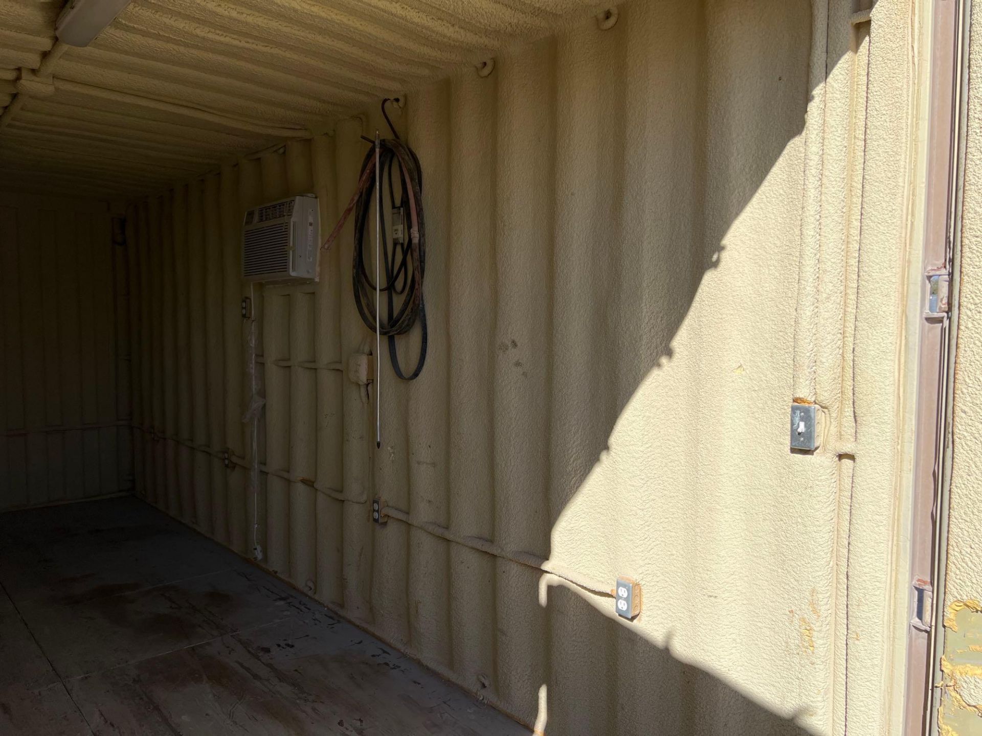 2008 20ft Insulated Shipping Container with AC - Image 9 of 14