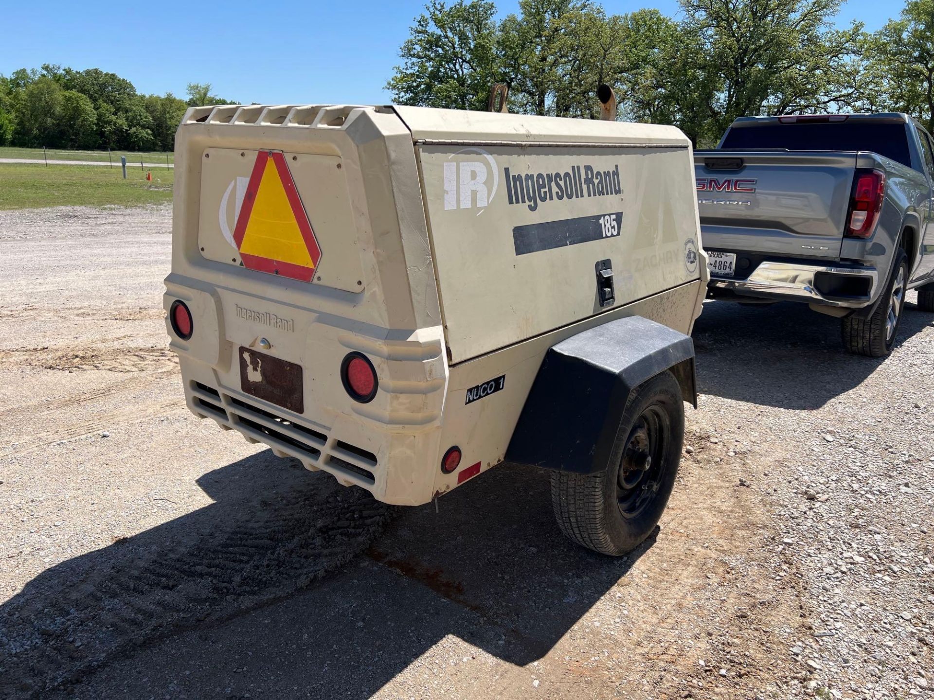 2006 Ingersoll Rand 185 CFM Towable Air Compressor - Image 4 of 24