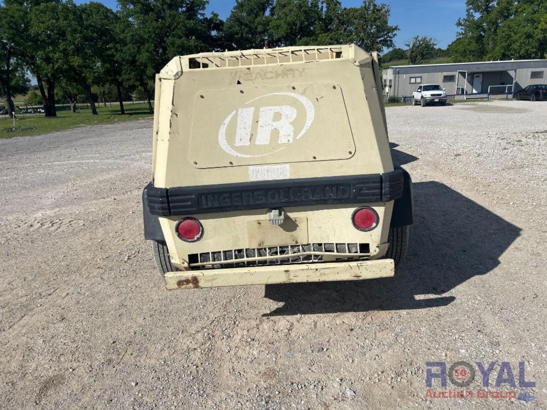 2001 Ingersoll Rand 185 CFM Towable Air Compressor - Image 19 of 19