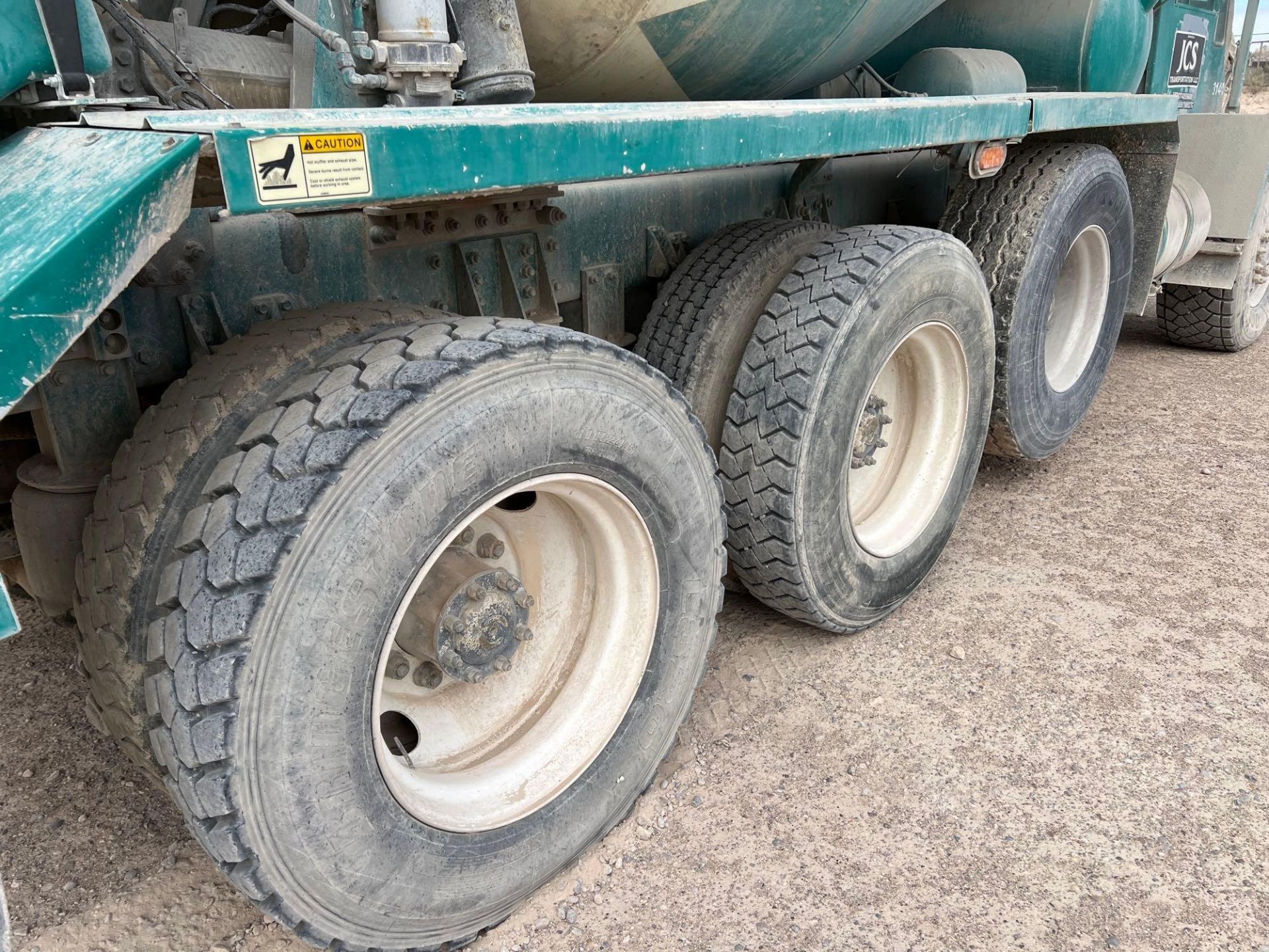 Oshkosh 6x6 Concrete Mixer Truck - Image 29 of 44