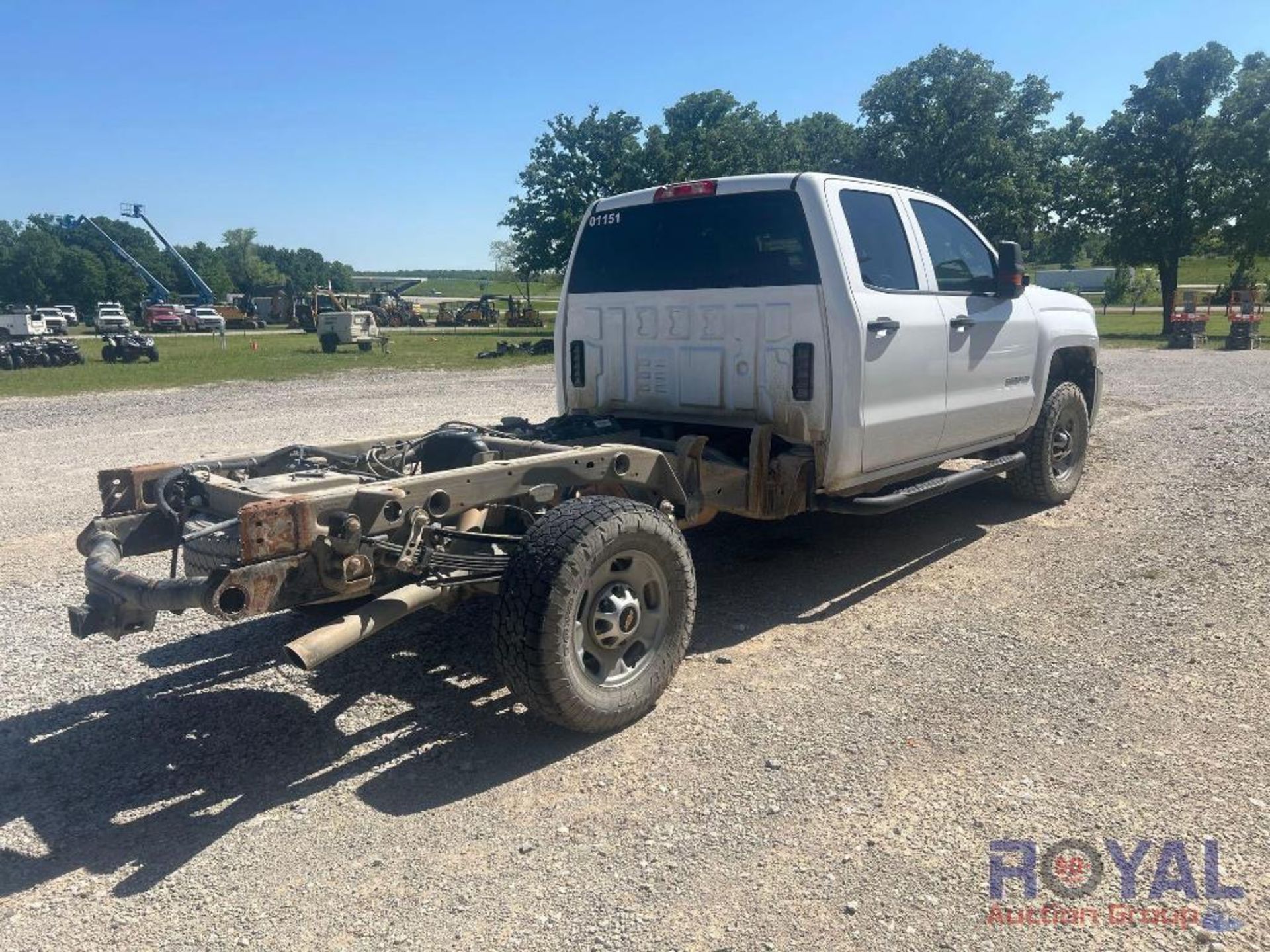 2014 Chevrolet Silverado 2500 HD 4x4 Cab and Chassis - Image 3 of 30