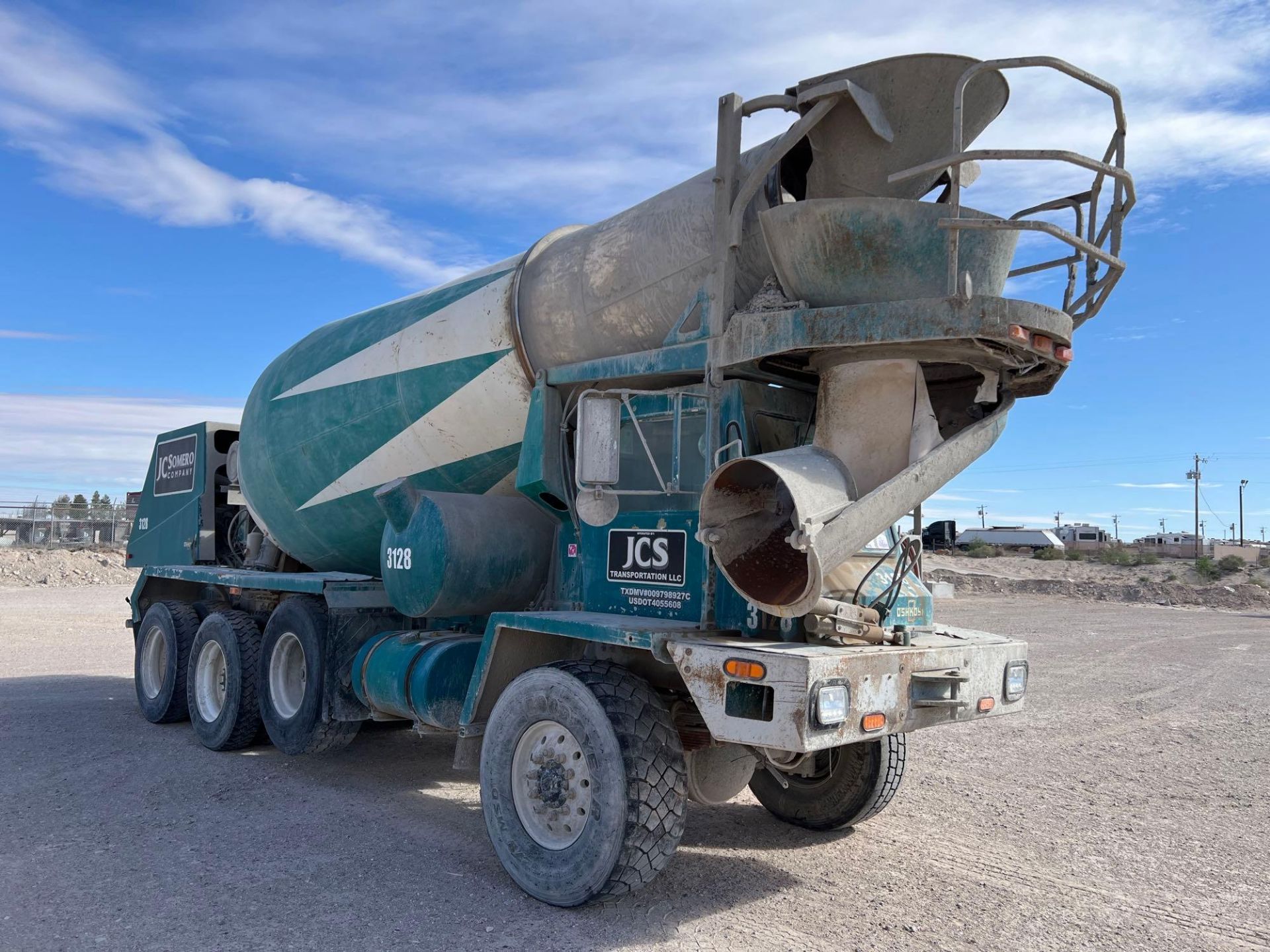 Oshkosh 6x6 Concrete Mixer Truck - Image 3 of 41