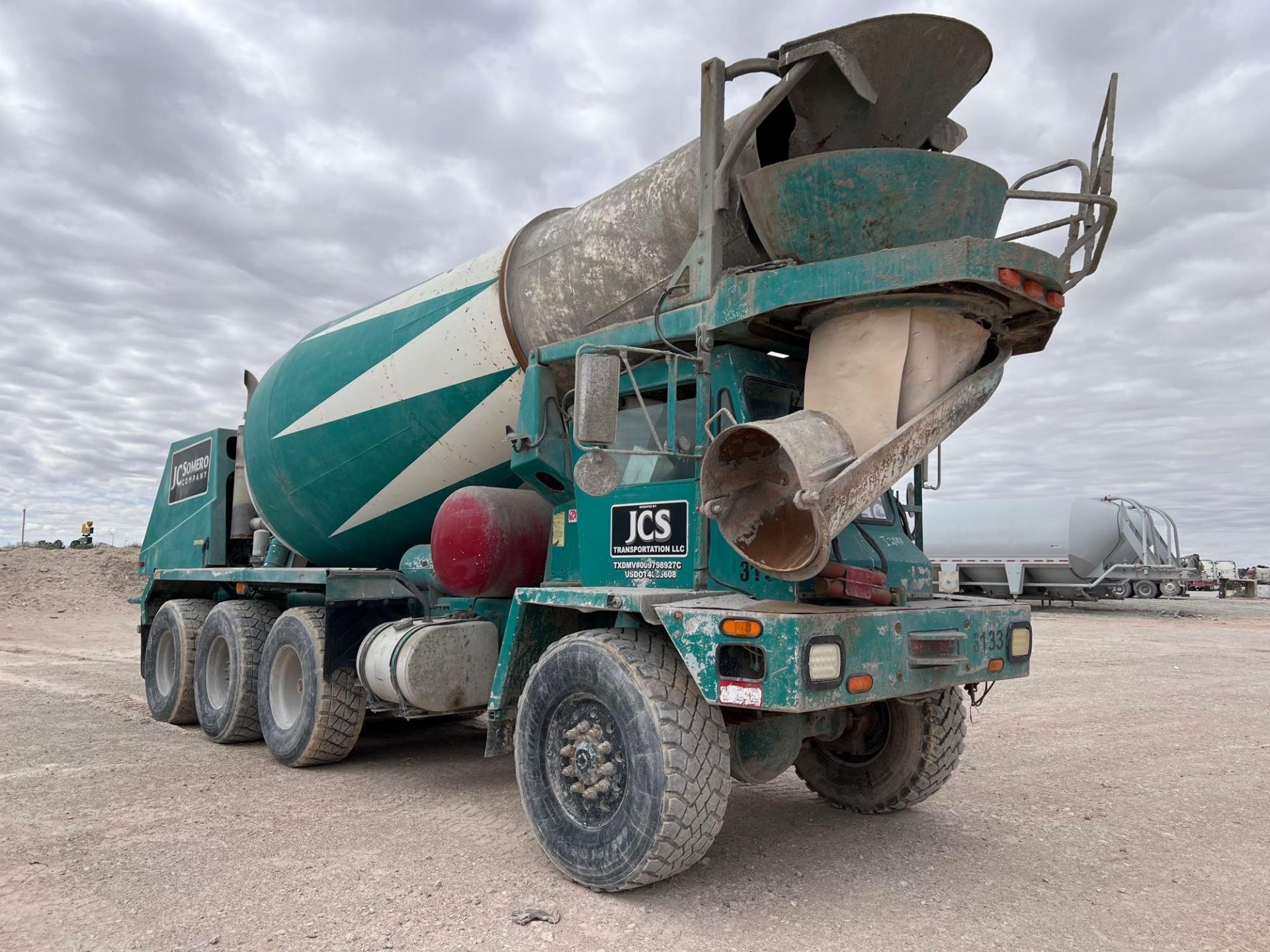 2005 Oshkosh S-series 6x6 Concrete Mixer Truck - Image 3 of 39