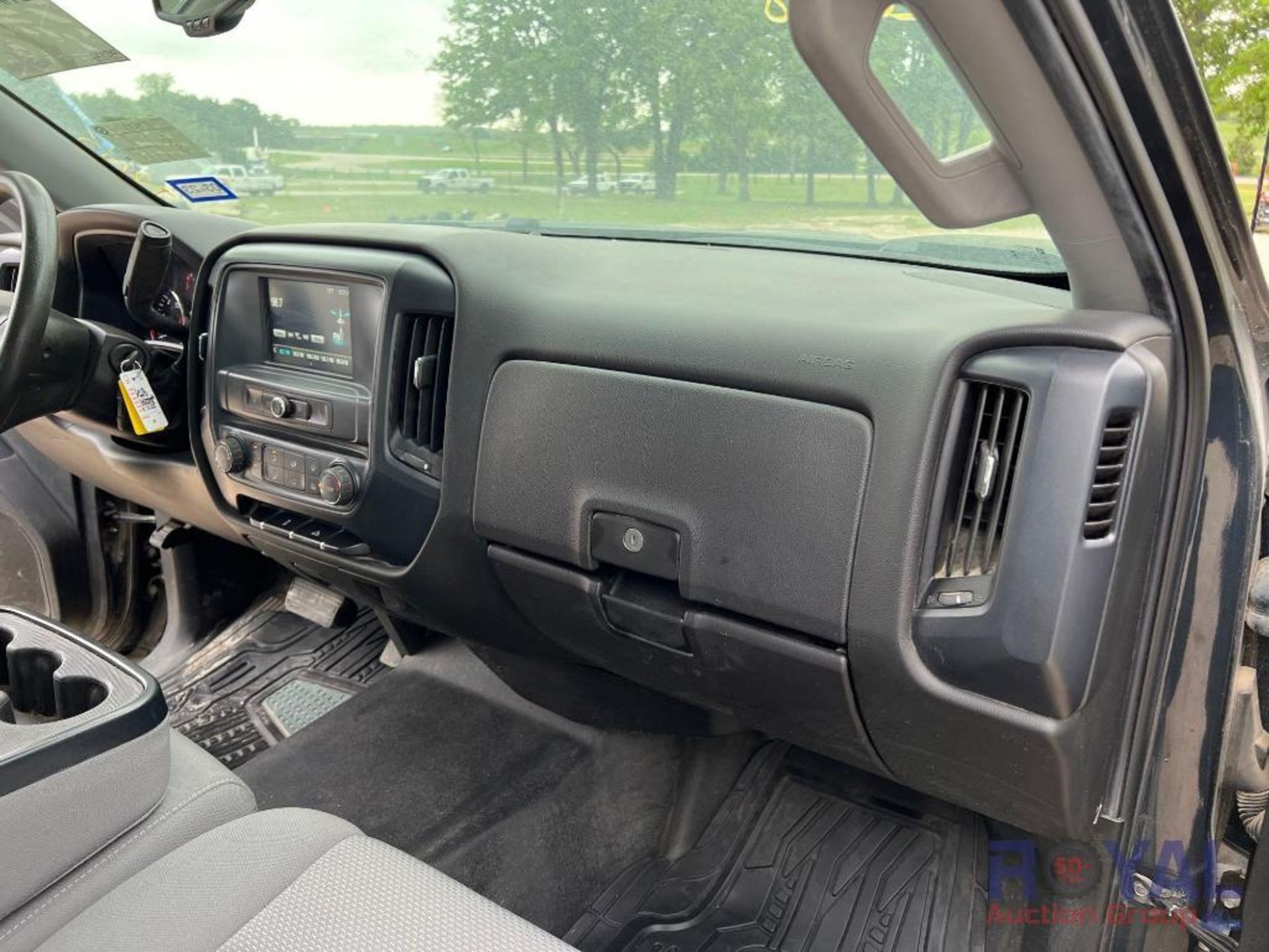 2018 Chevrolet Silverado 4x4 Crew Cab Pickup Truck - Image 41 of 51