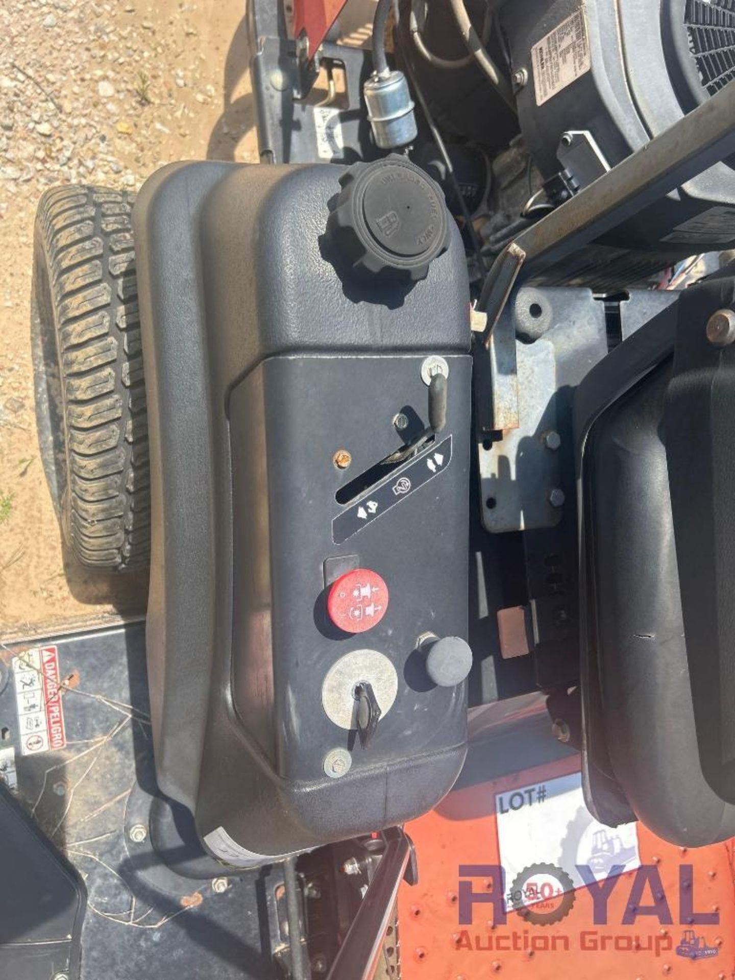 52in Gravely ZT2352 Zero Turn Mower - Image 9 of 11