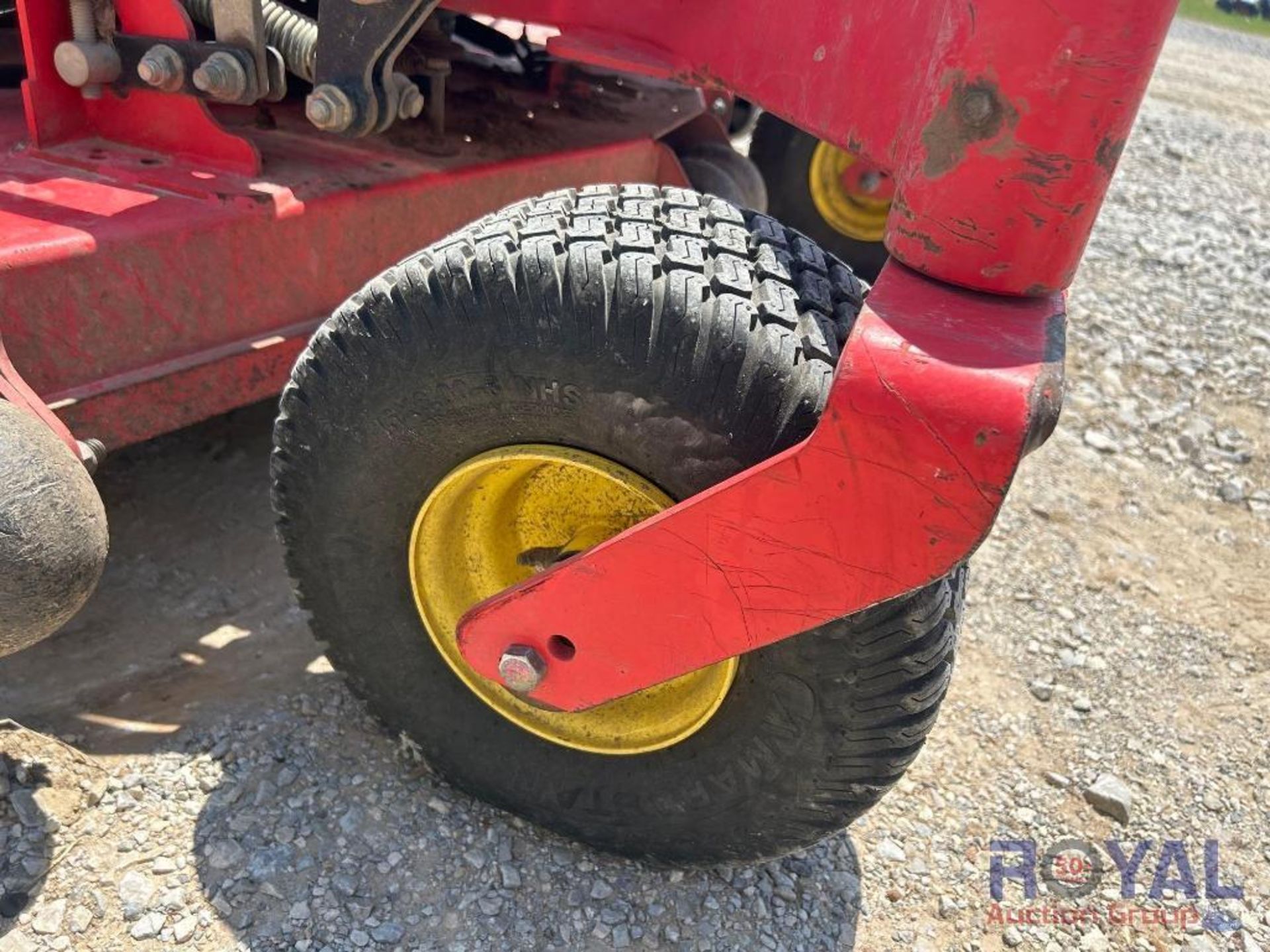 Gravely Pro Turn 460 60in Commercial Zero Turn Mower - Image 23 of 30