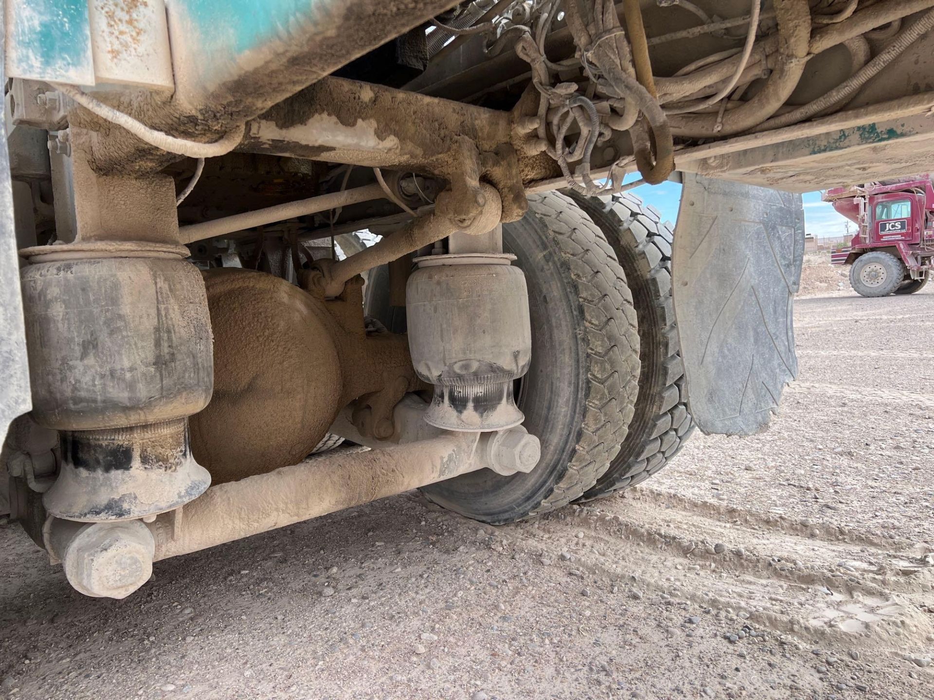 Oshkosh 6x6 Concrete Mixer Truck - Image 42 of 44