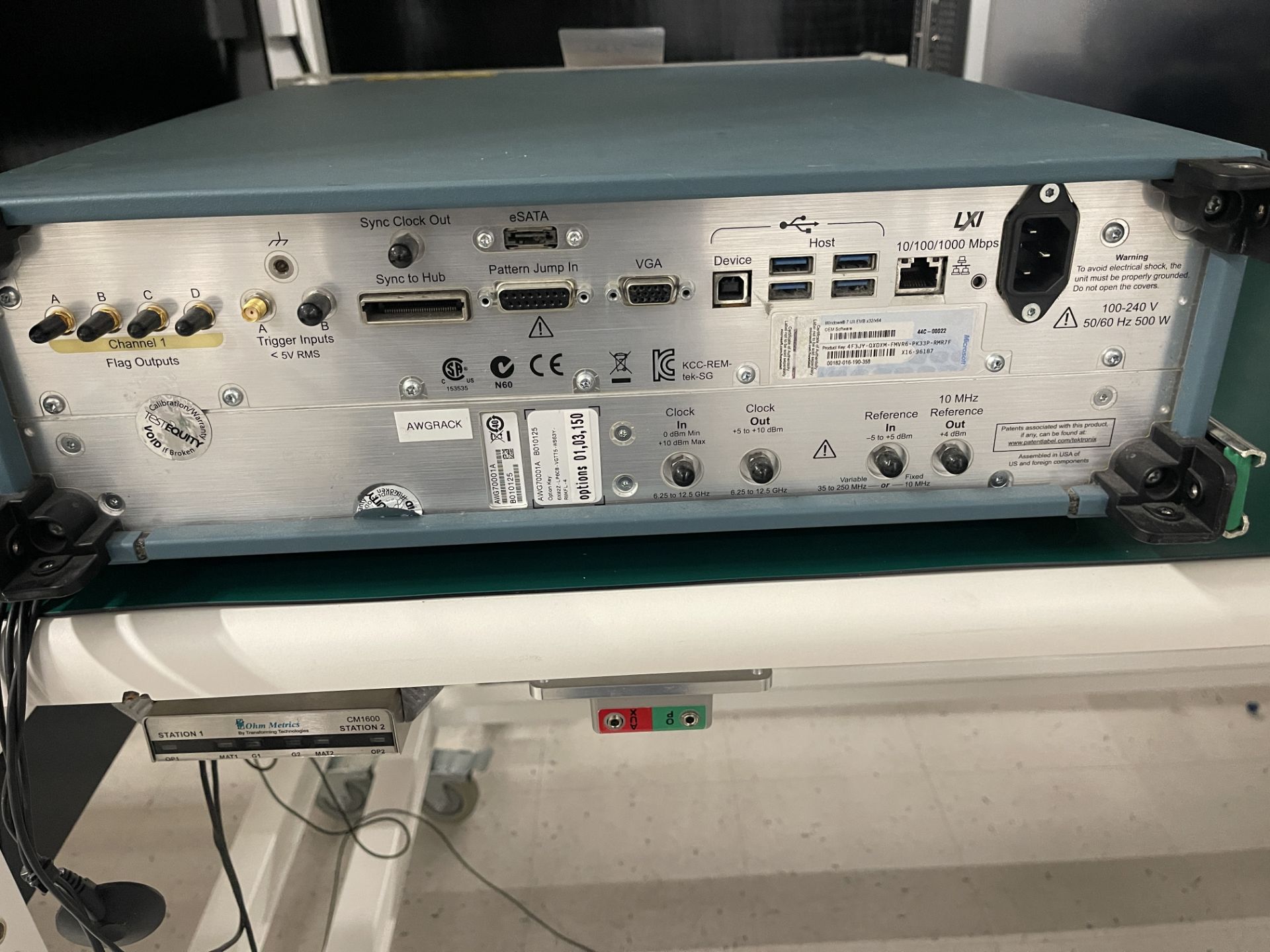 Tektronix AWG70001A Arbitrary Waveform Generator - Image 2 of 2