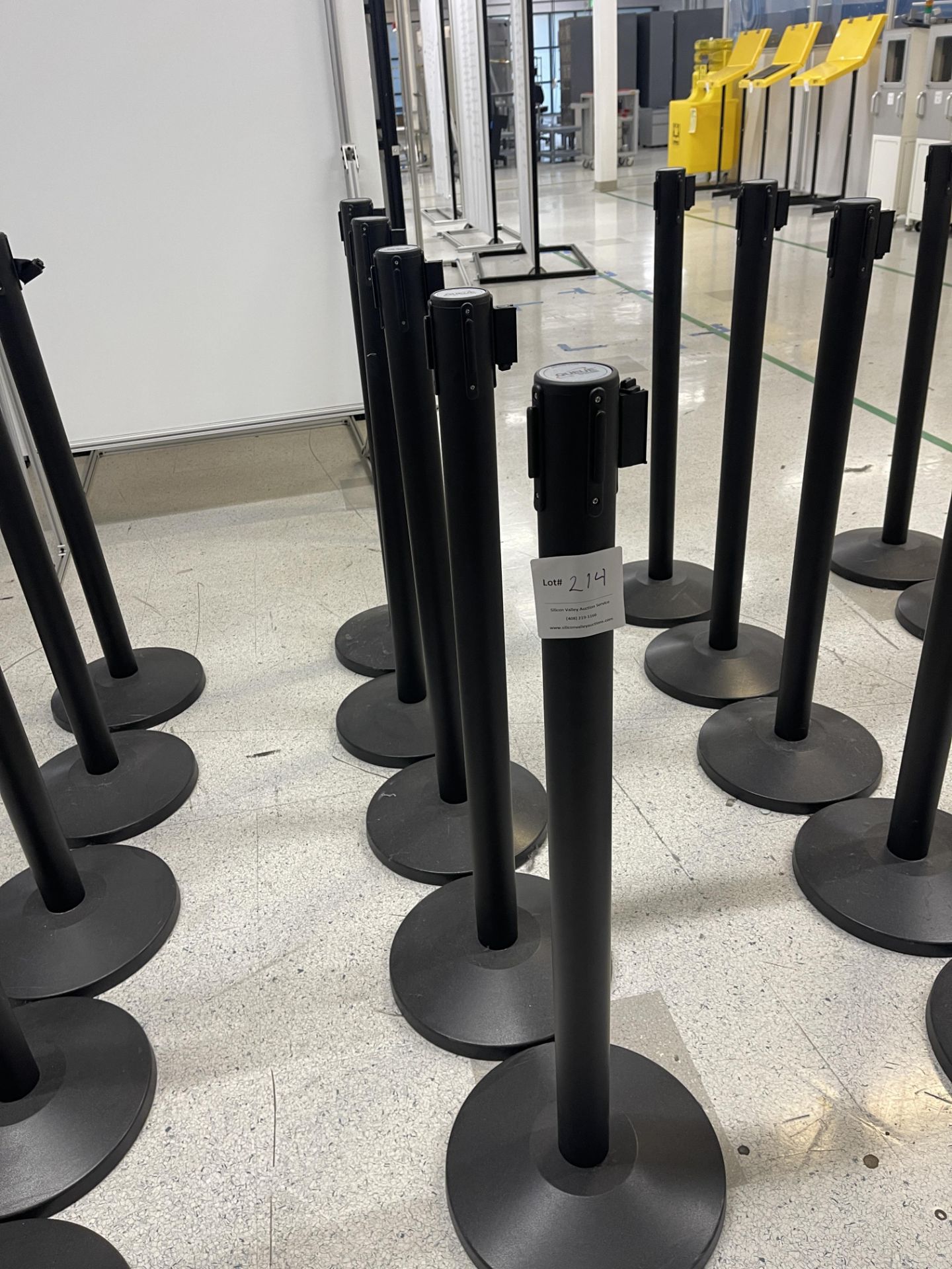 Black stanchion/crowd control barring pots - 5 posts 40" high belt length is 10 ft for each pole